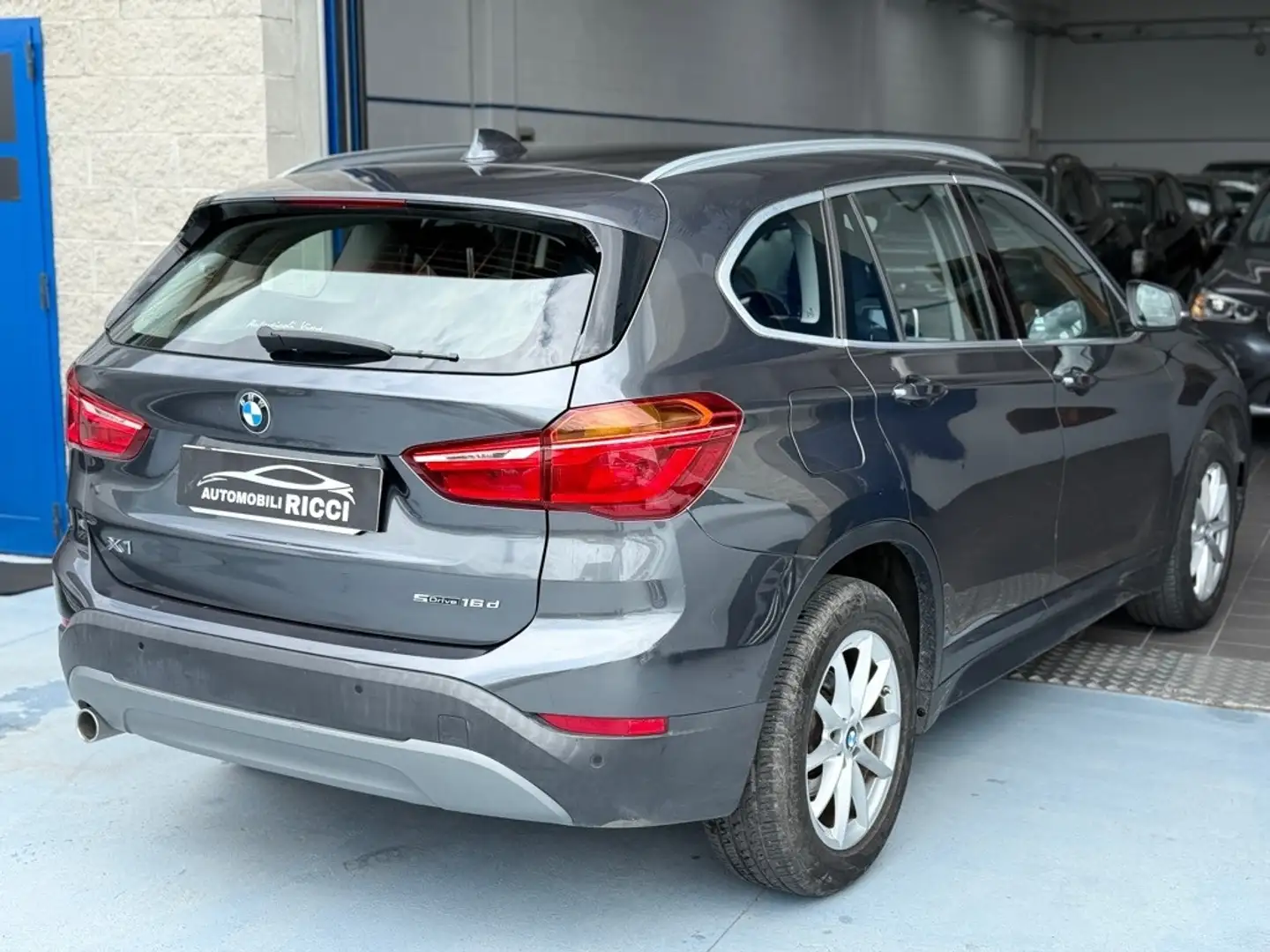 BMW X1 sDrive16d Advantage Grigio - 2