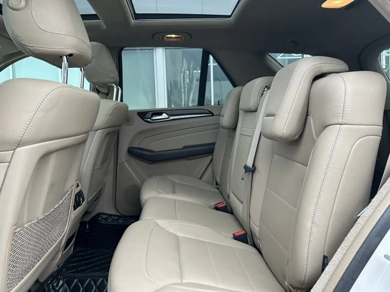 Mercedes-Benz M-Class снимка Mercedes-Benz M-Class