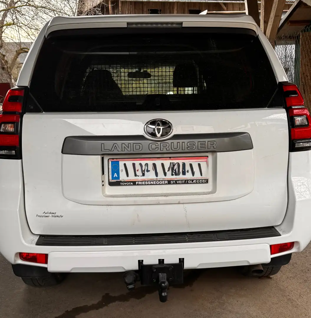 Toyota Land Cruiser Landcruiser 2,8 D-4D 4WD Country Country Weiß - 1