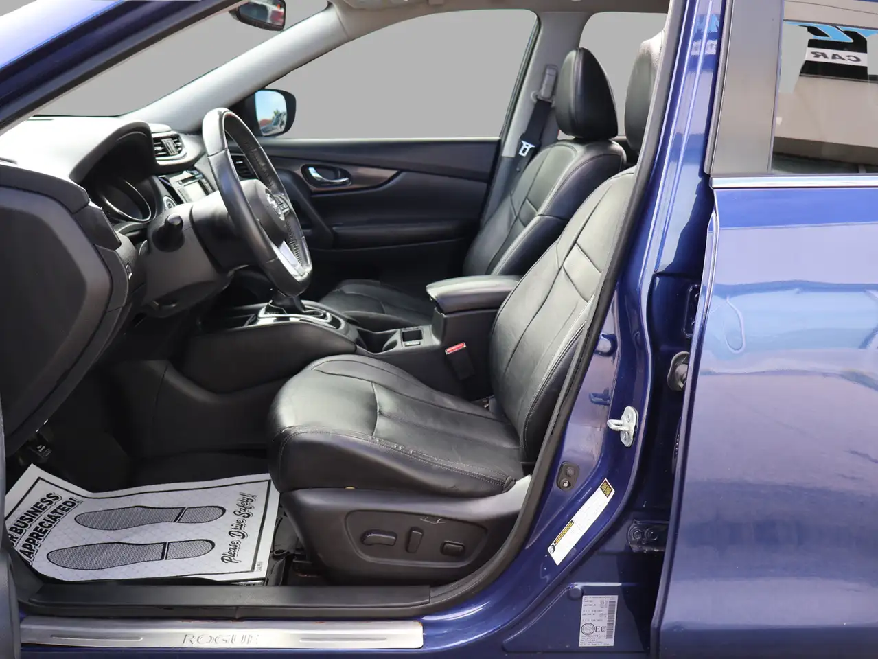Nissan Rogue снимка Nissan Rogue