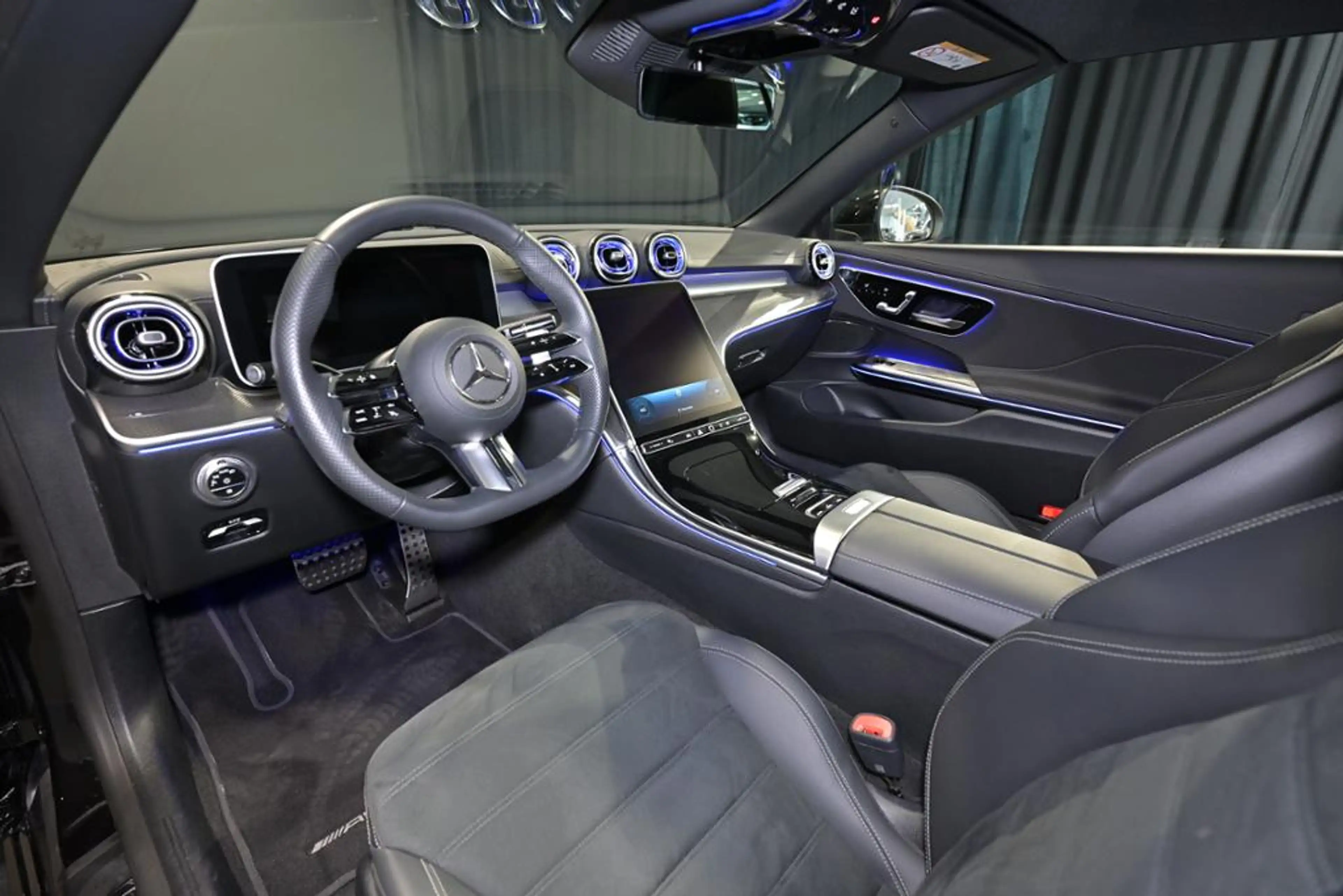Mercedes-Benz CLE 450 4M Cabriolet AMG/DIGI/NIGHT/DIST./360 — photo 15