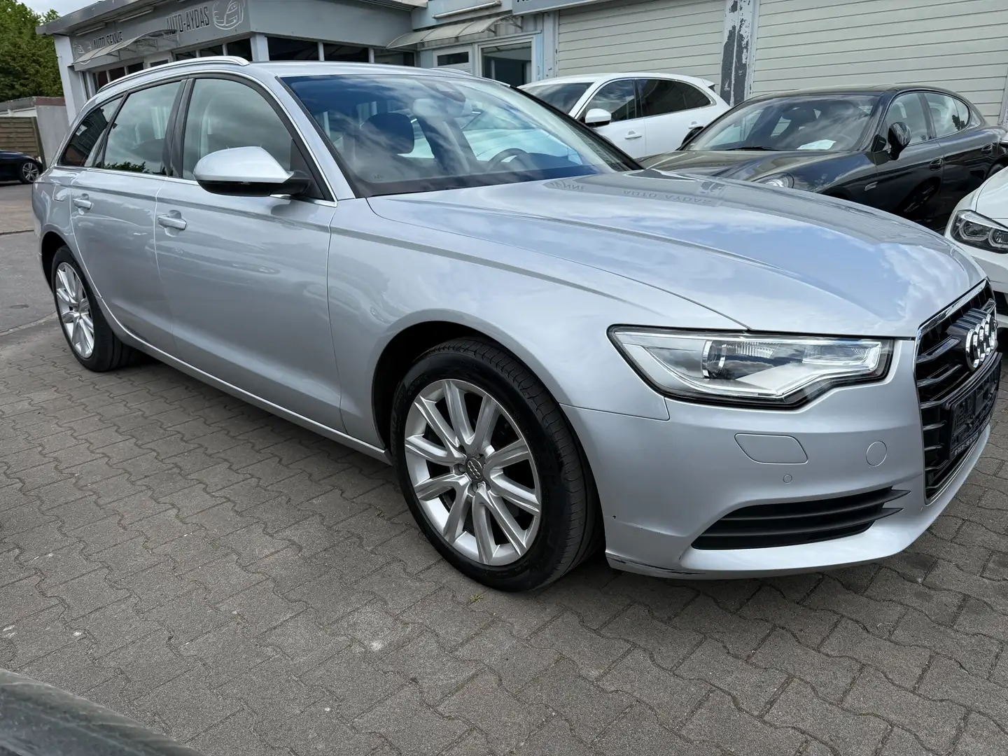 Audi A6 2.0 TDI~2 Hand~Navi~Leder~Bi-Xenon~Scheckheft~ Gris - 2