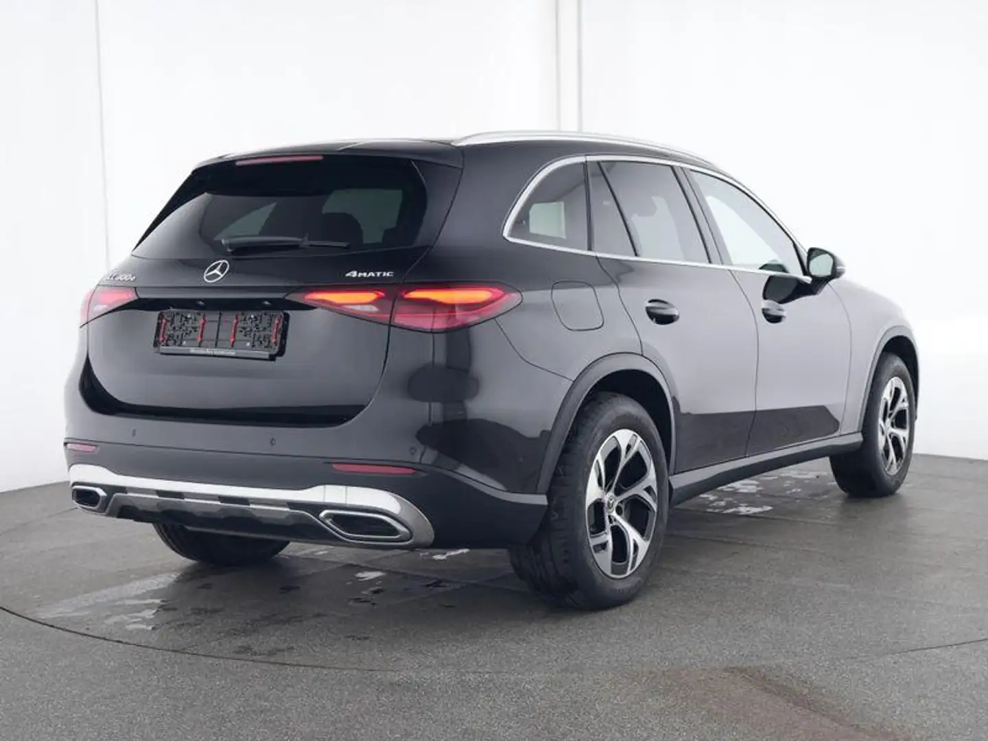 Mercedes-Benz GLC 300 300e 4MATIC Business Line Zwart - 2