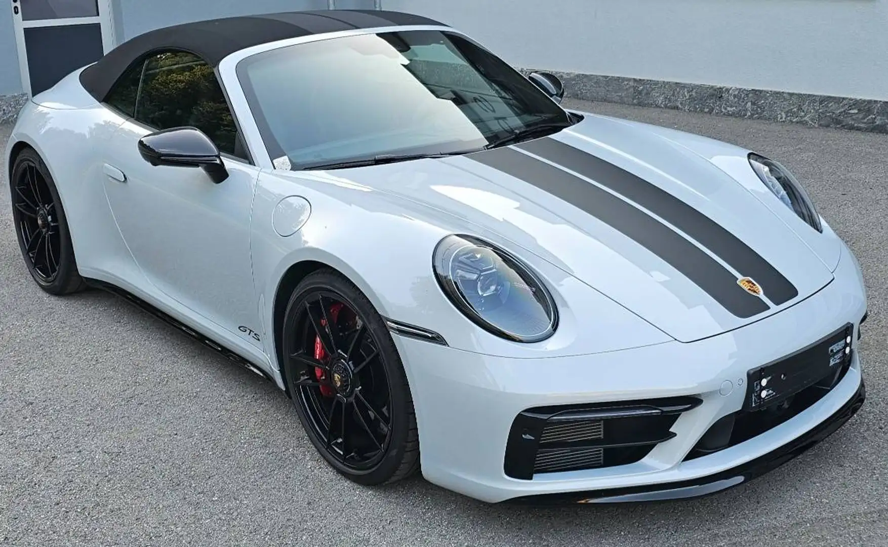 Porsche 992 911/992 Carrera Cabrio 4 GTS Grau - 1