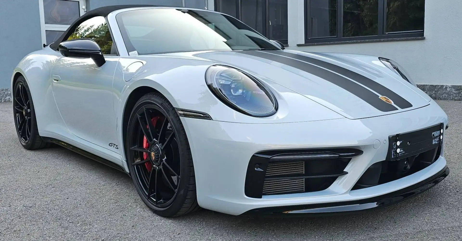 Porsche 992 911/992 Carrera Cabrio 4 GTS Grau - 2