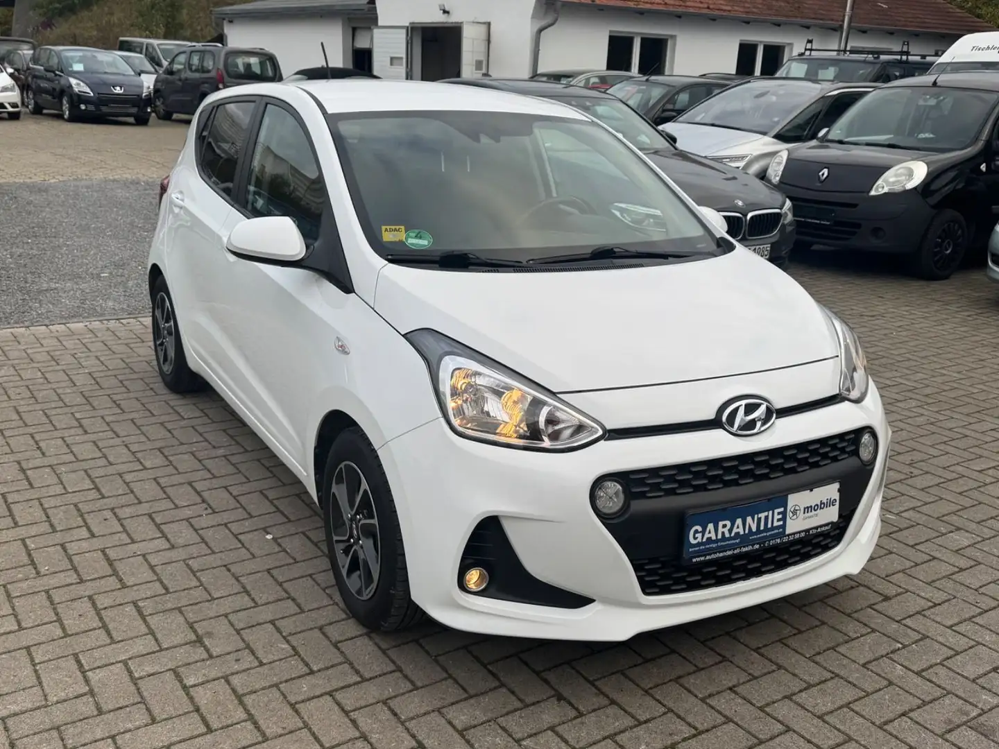 Hyundai i10 Trend Klima Navi Automatik Scheckheft Garant Weiß - 2