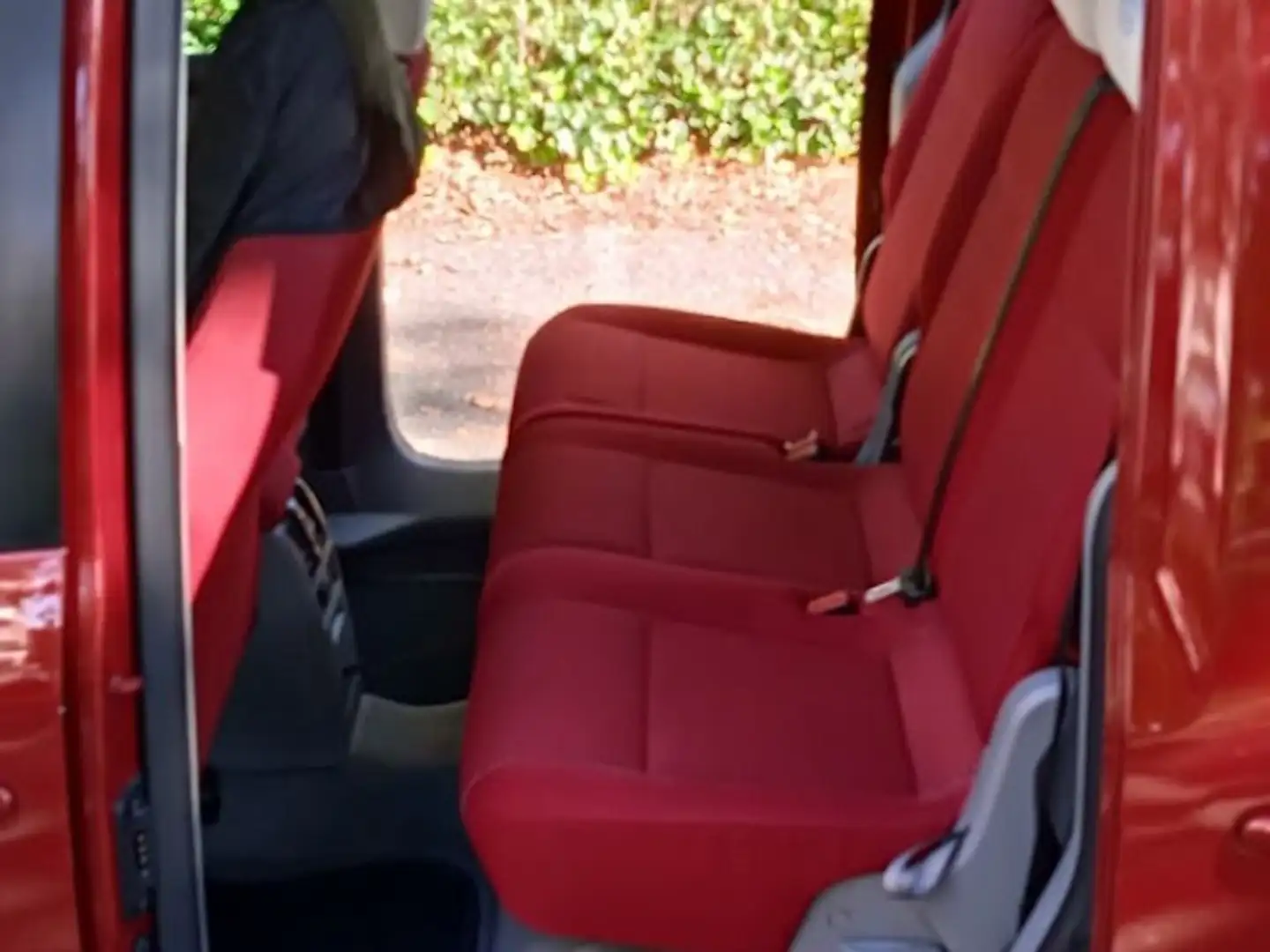 Volkswagen Caddy 1.6 Life (7-Si.) Rouge - 2