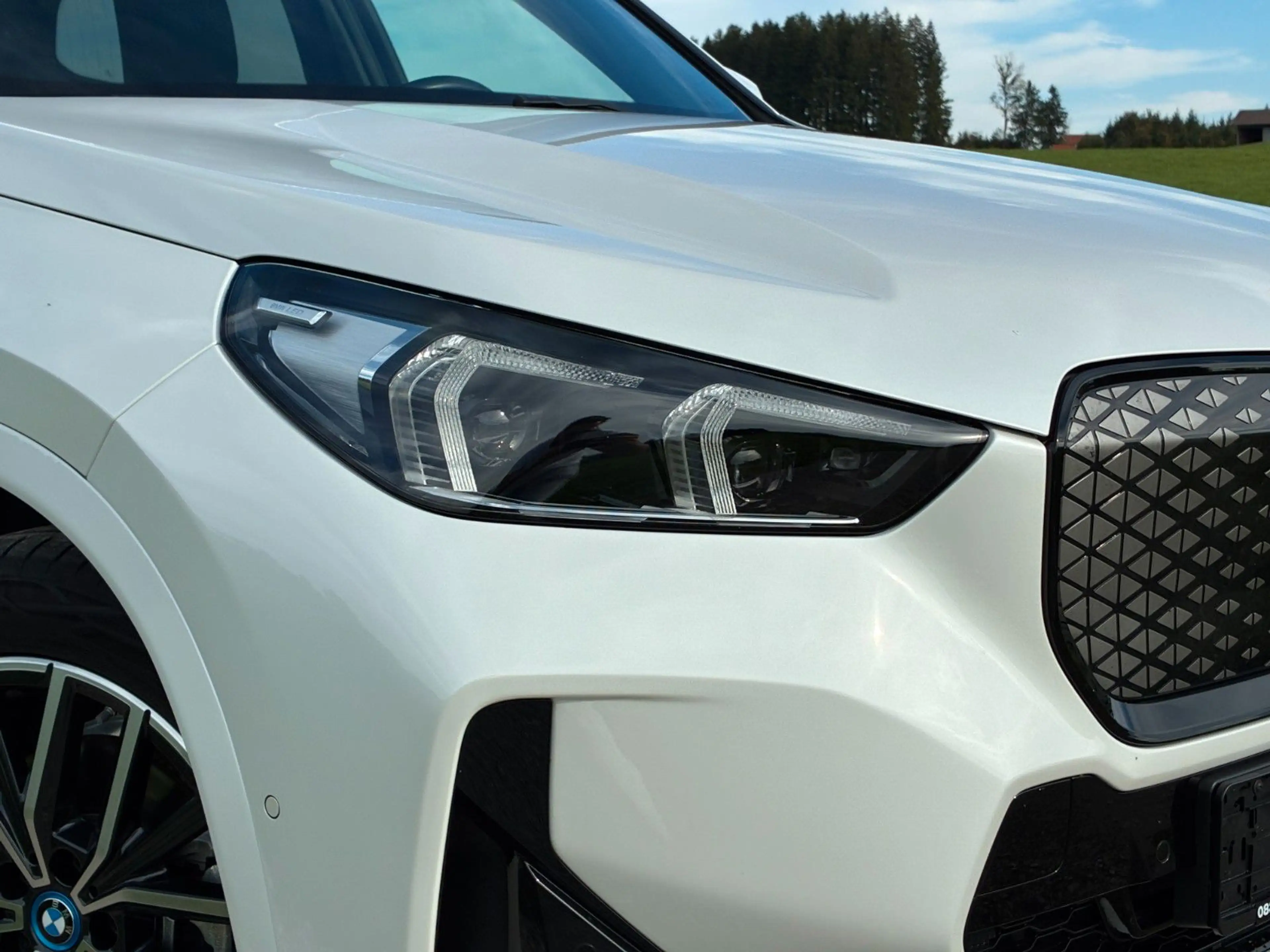BMW iX1 20 eDrive M Sport — photo 10