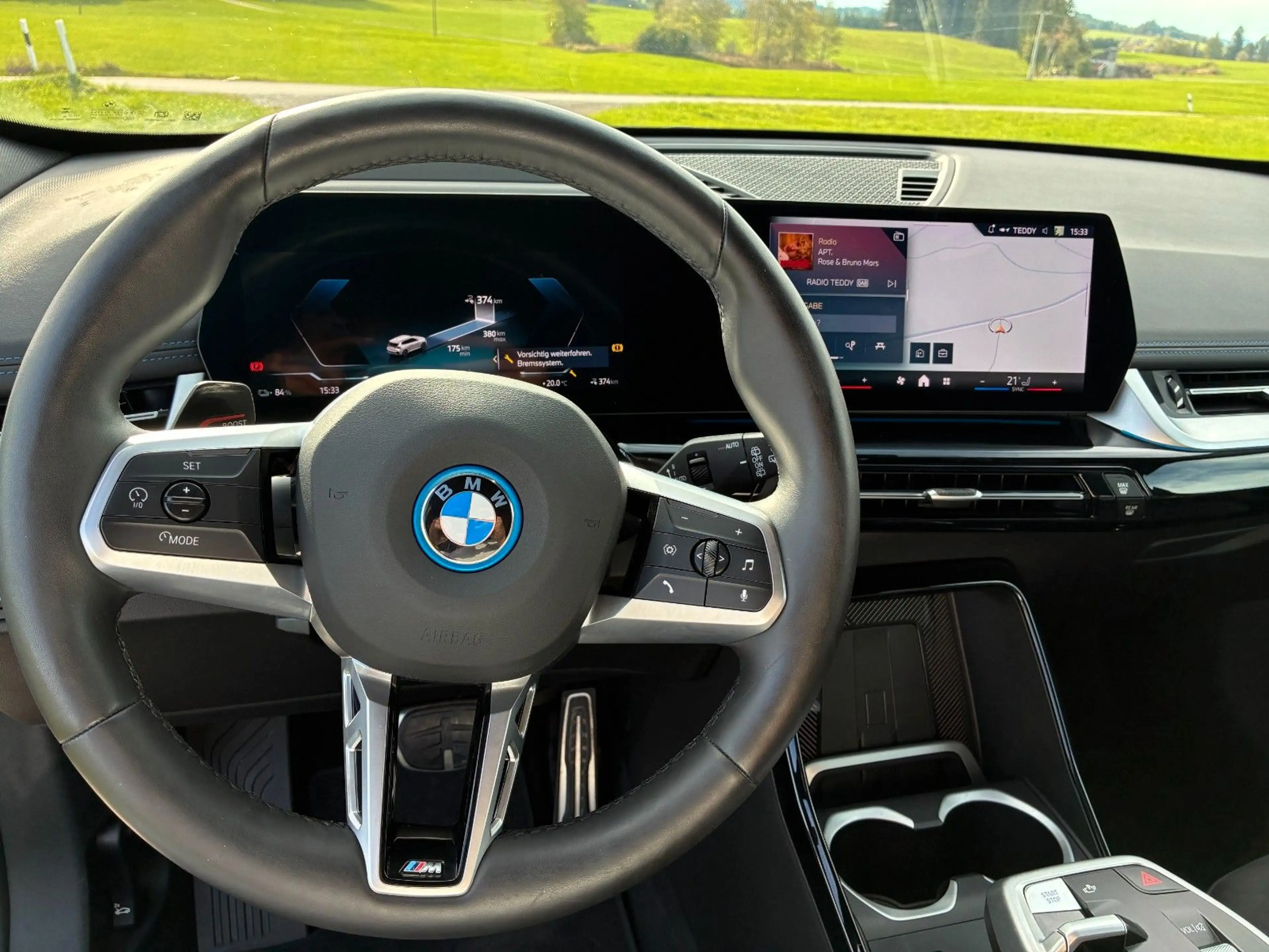 BMW iX1 20 eDrive M Sport — photo 13