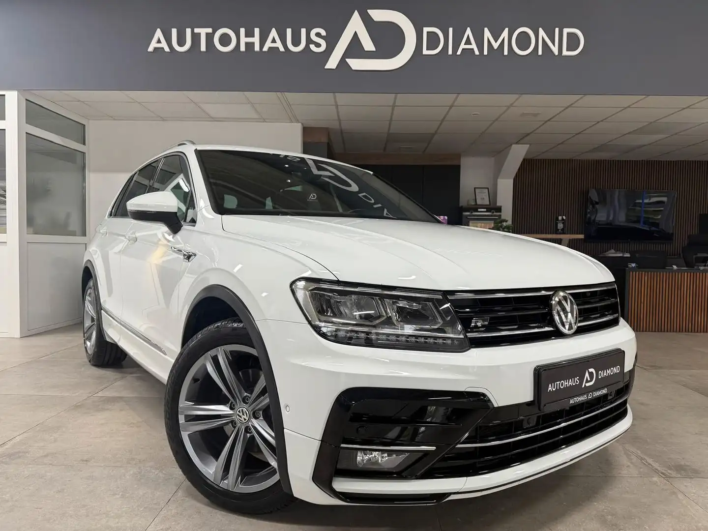 Volkswagen Tiguan *R-LINE * PANO * DSG * ACC * VIRTUAL * Weiß - 1