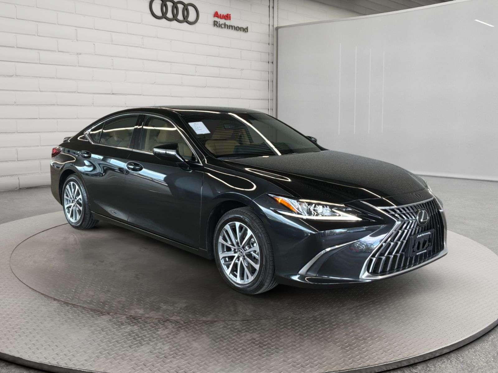 2025 Lexus ES ES 300h — снимка 1