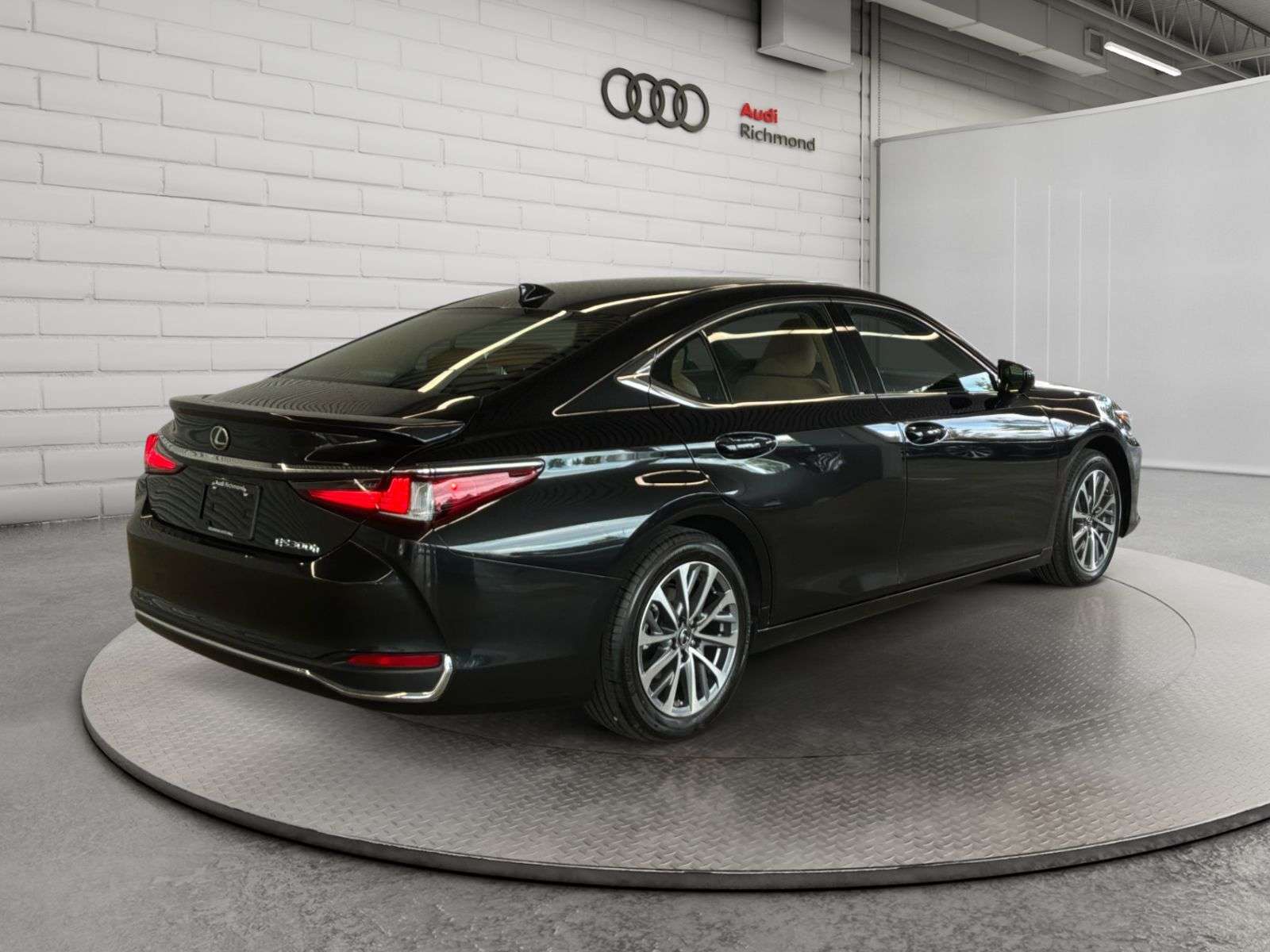 2025 Lexus ES ES 300h — снимка 1