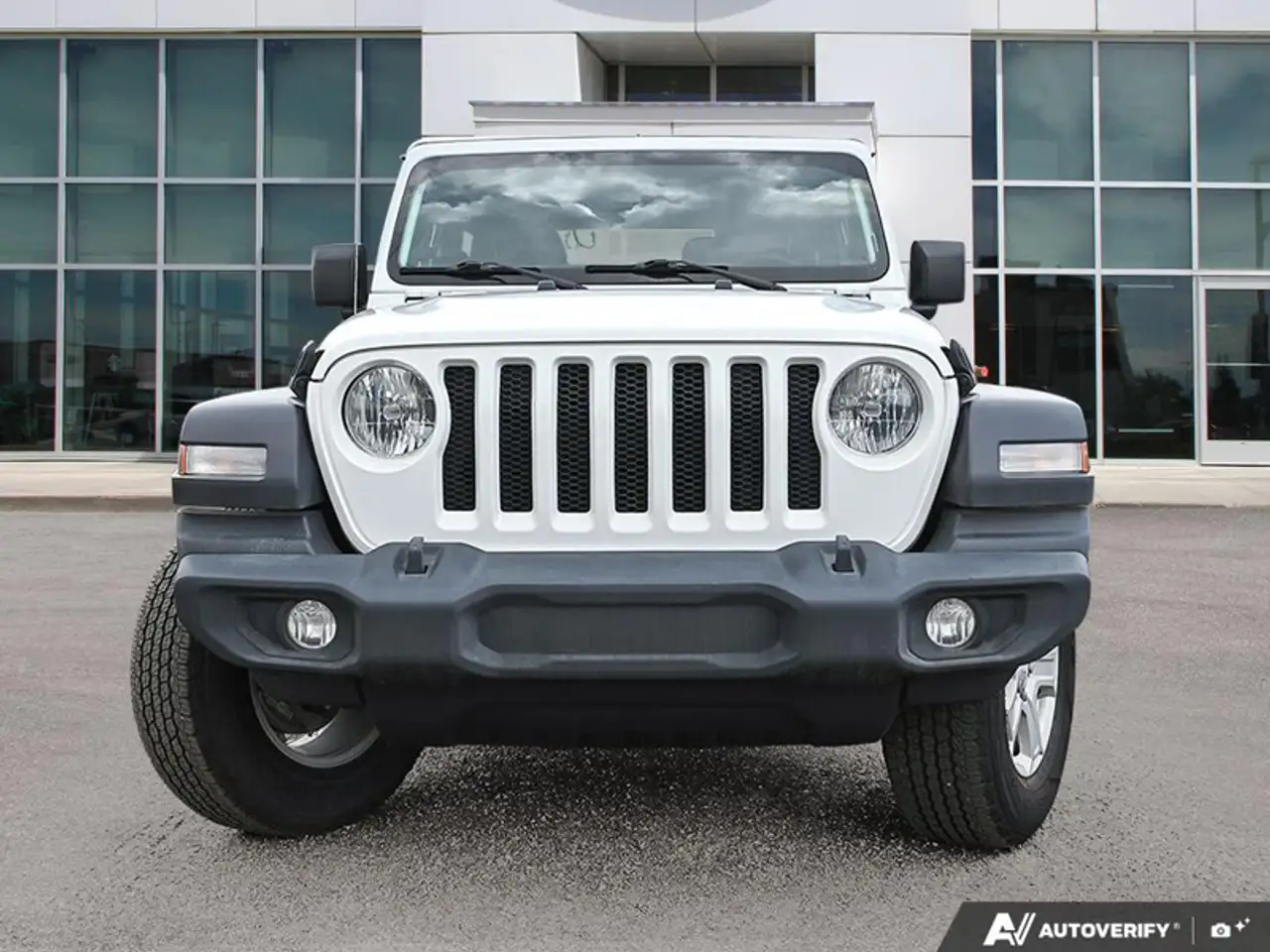 Jeep Wrangler снимка Jeep Wrangler