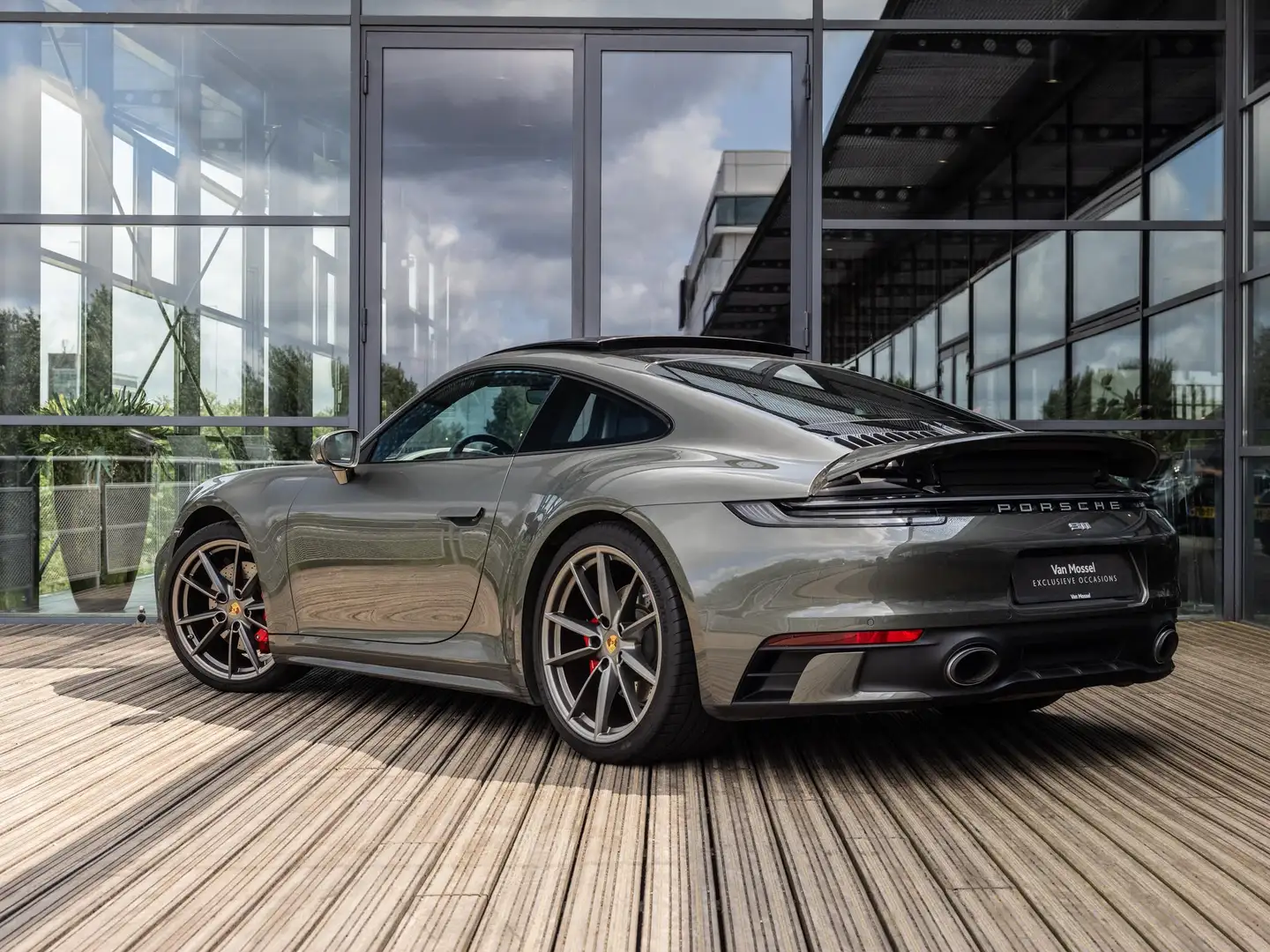 Porsche 992 3.0 Carrera 4 S | SPORTDESIGN | SPORTCHRONO | PANO Groen - 2