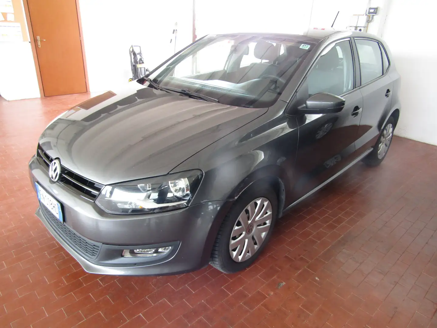 Volkswagen Polo 5p 1.2 tdi Comfortline Gris - 2