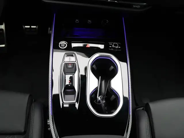Audi A6 view 12