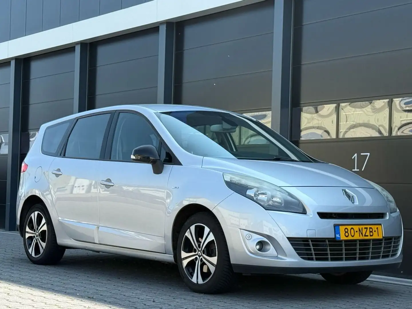 Renault Grand Scenic 1.4 TCe Bose Navi Clima PDC Grau - 2