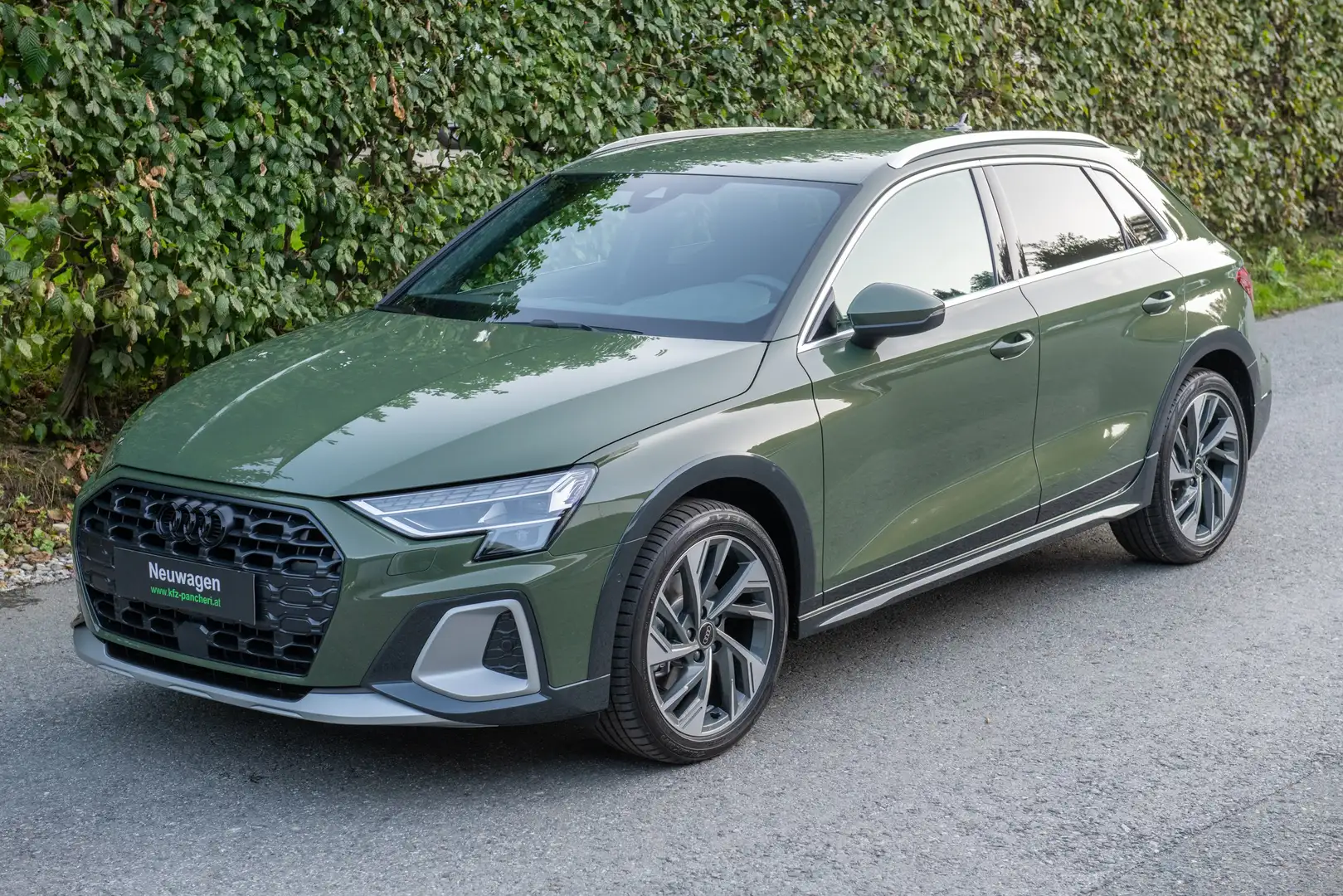 Audi A3 Allstreet 35 TFSI Navi, RFK, Keyless, uvm. Grün - 1