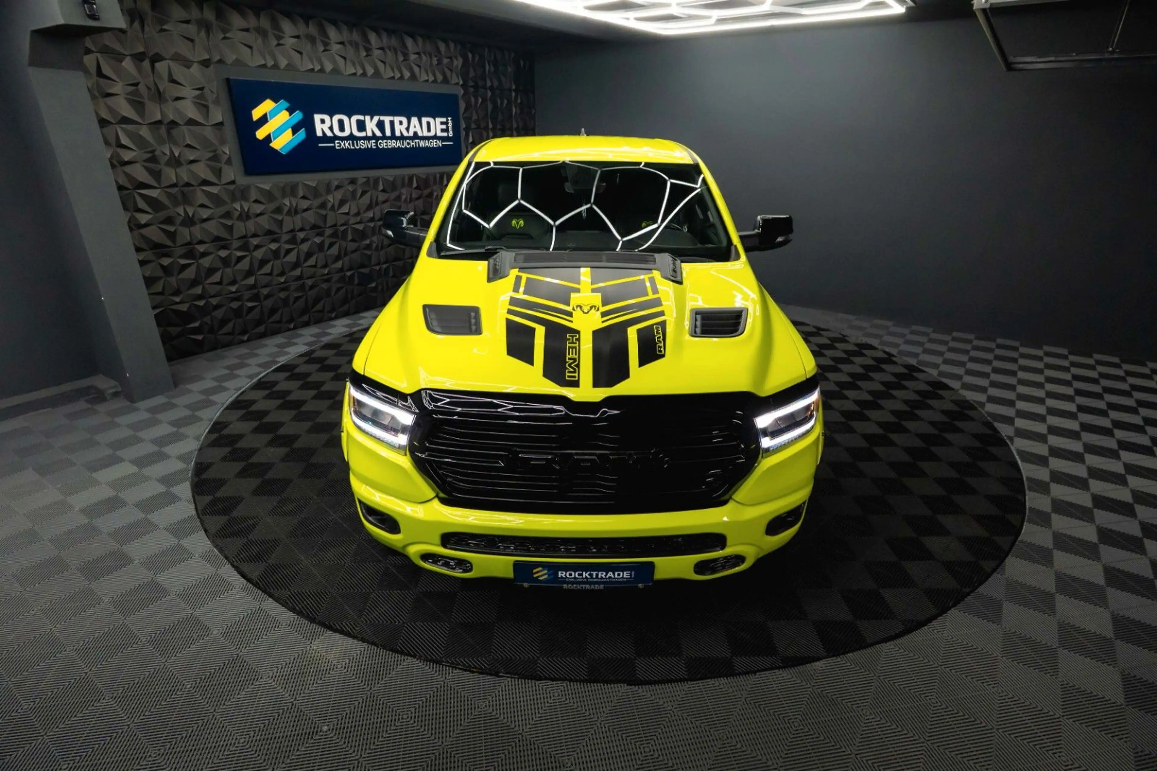 Dodge RAM 5.7 V8 4x4 OFFROAD ACID YELLOW Edition LED — photo 11