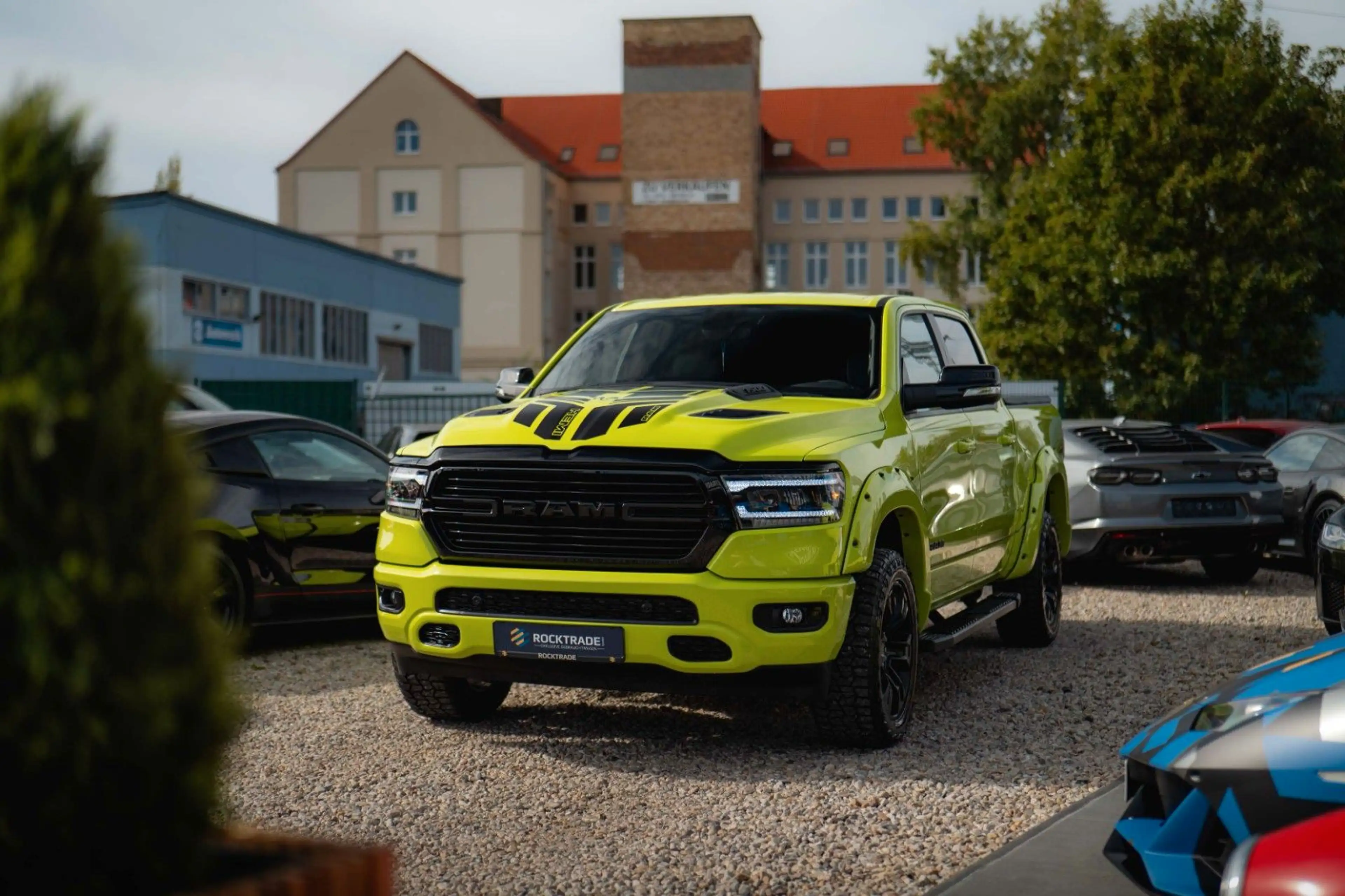 Dodge RAM 5.7 V8 4x4 OFFROAD ACID YELLOW Edition LED — photo 3