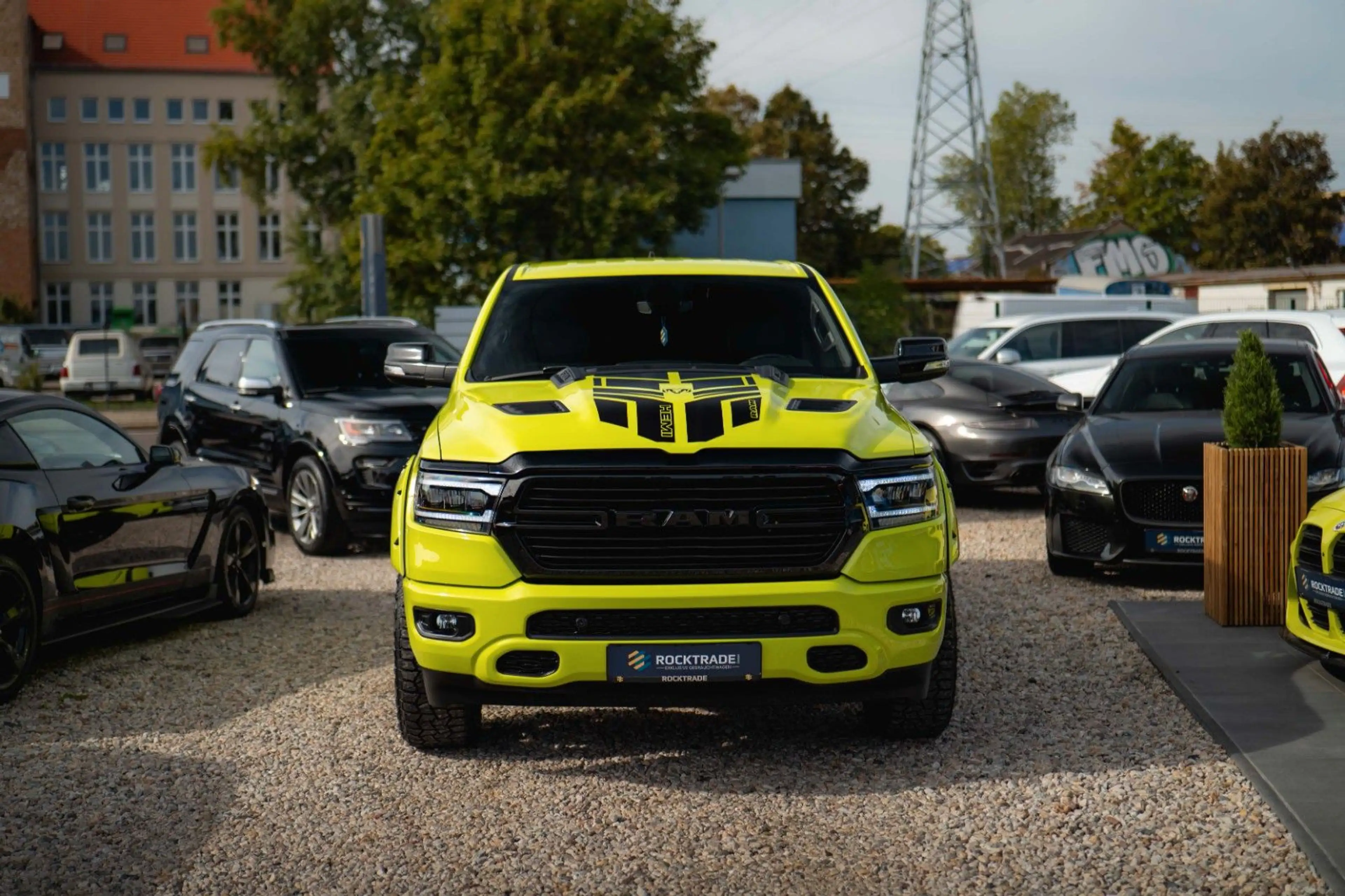 Dodge RAM 5.7 V8 4x4 OFFROAD ACID YELLOW Edition LED — photo 2