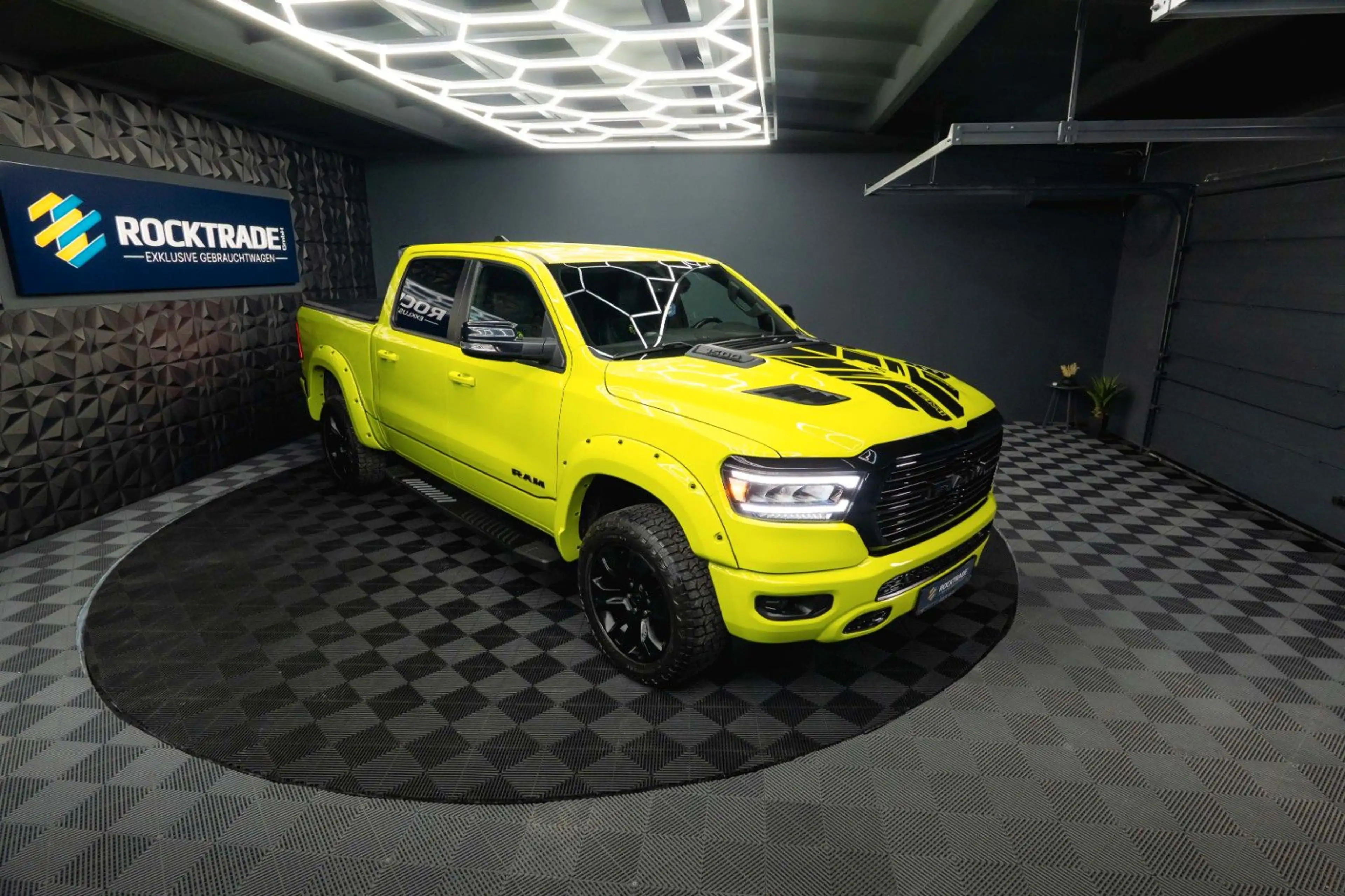 Dodge RAM 5.7 V8 4x4 OFFROAD ACID YELLOW Edition LED — photo 15