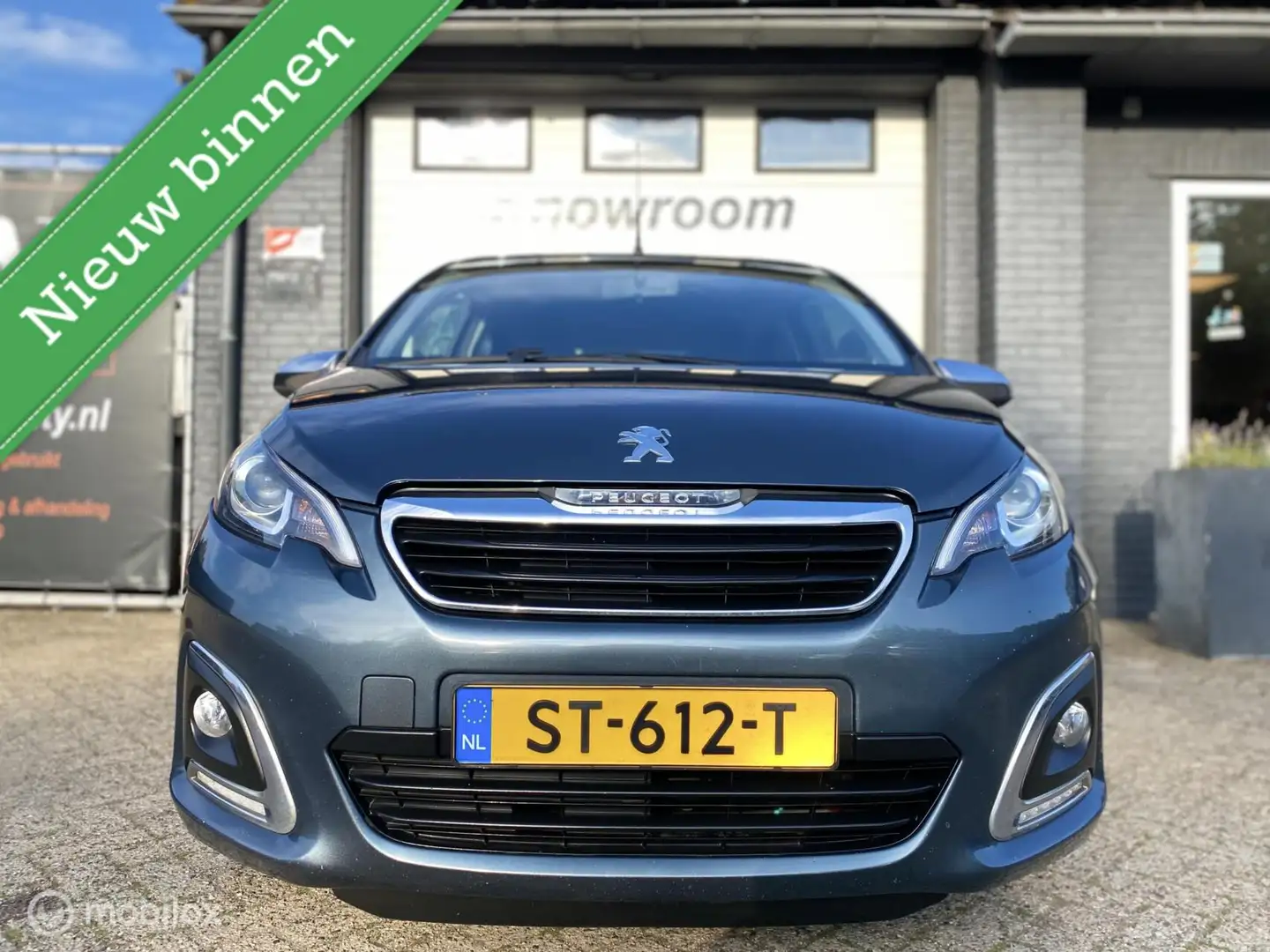 Peugeot 108 1.2 Puretech Allure TOP!CAMERA*NAVI*LEDER*CABRIO Grijs - 2