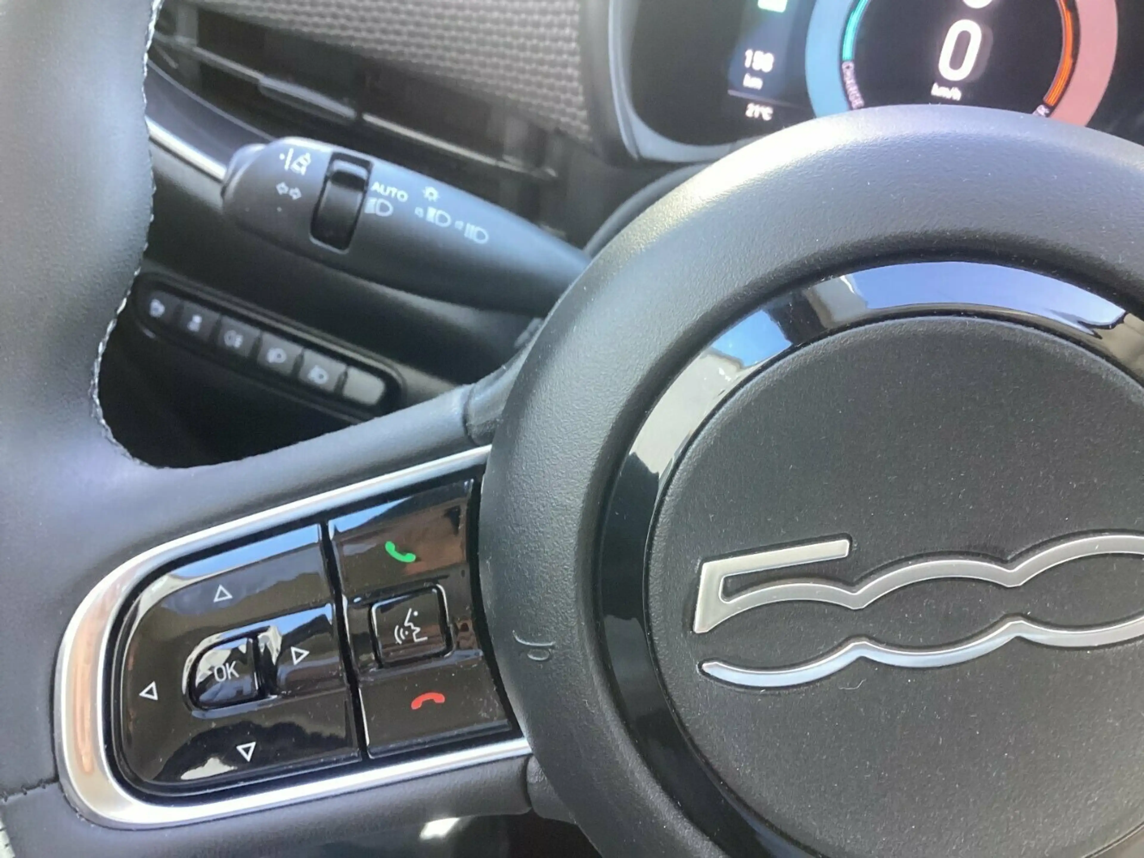 Fiat 500e 3+1 La Prima 42 kWh — photo 15