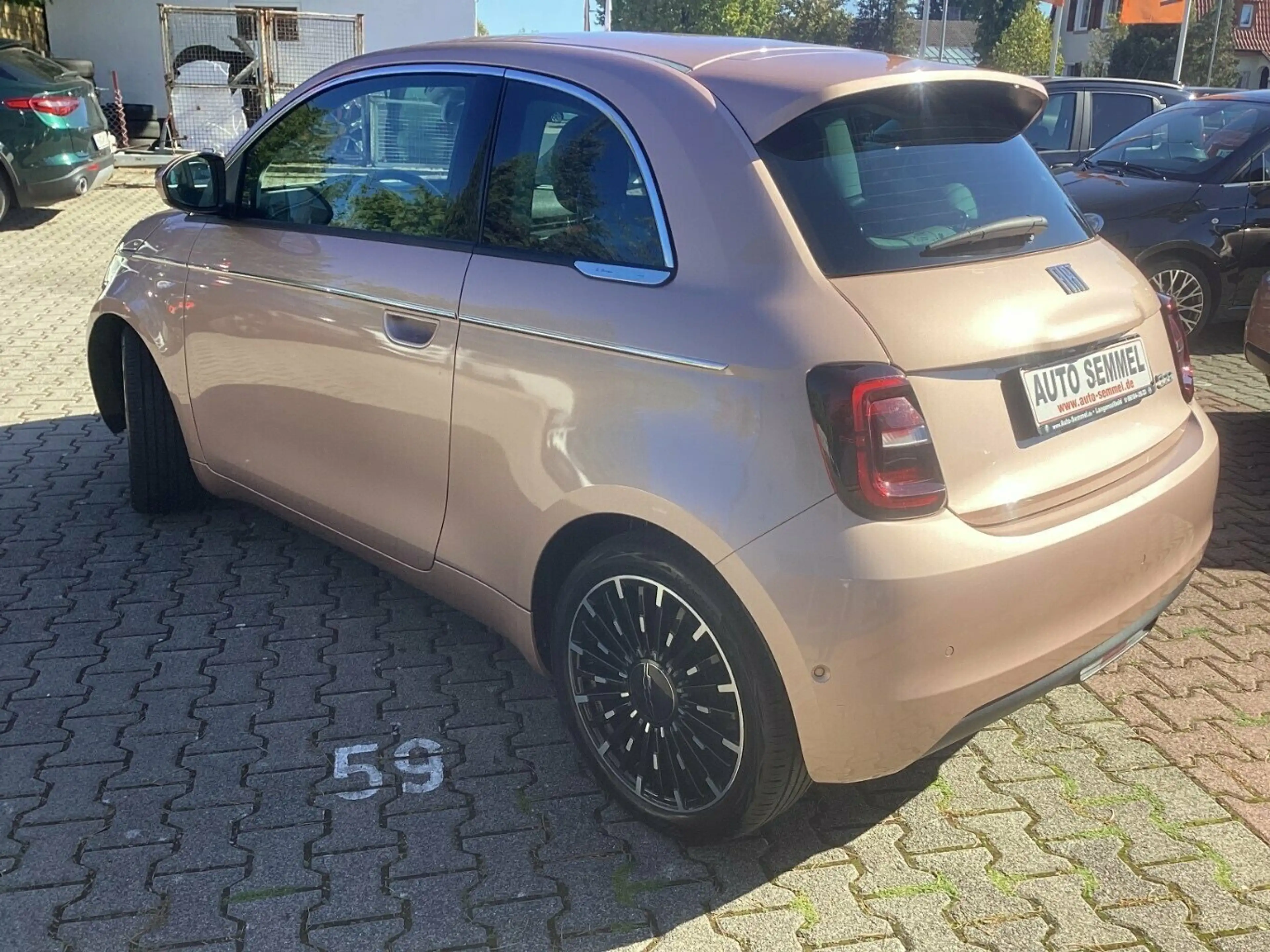 Fiat 500e 3+1 La Prima 42 kWh — photo 3