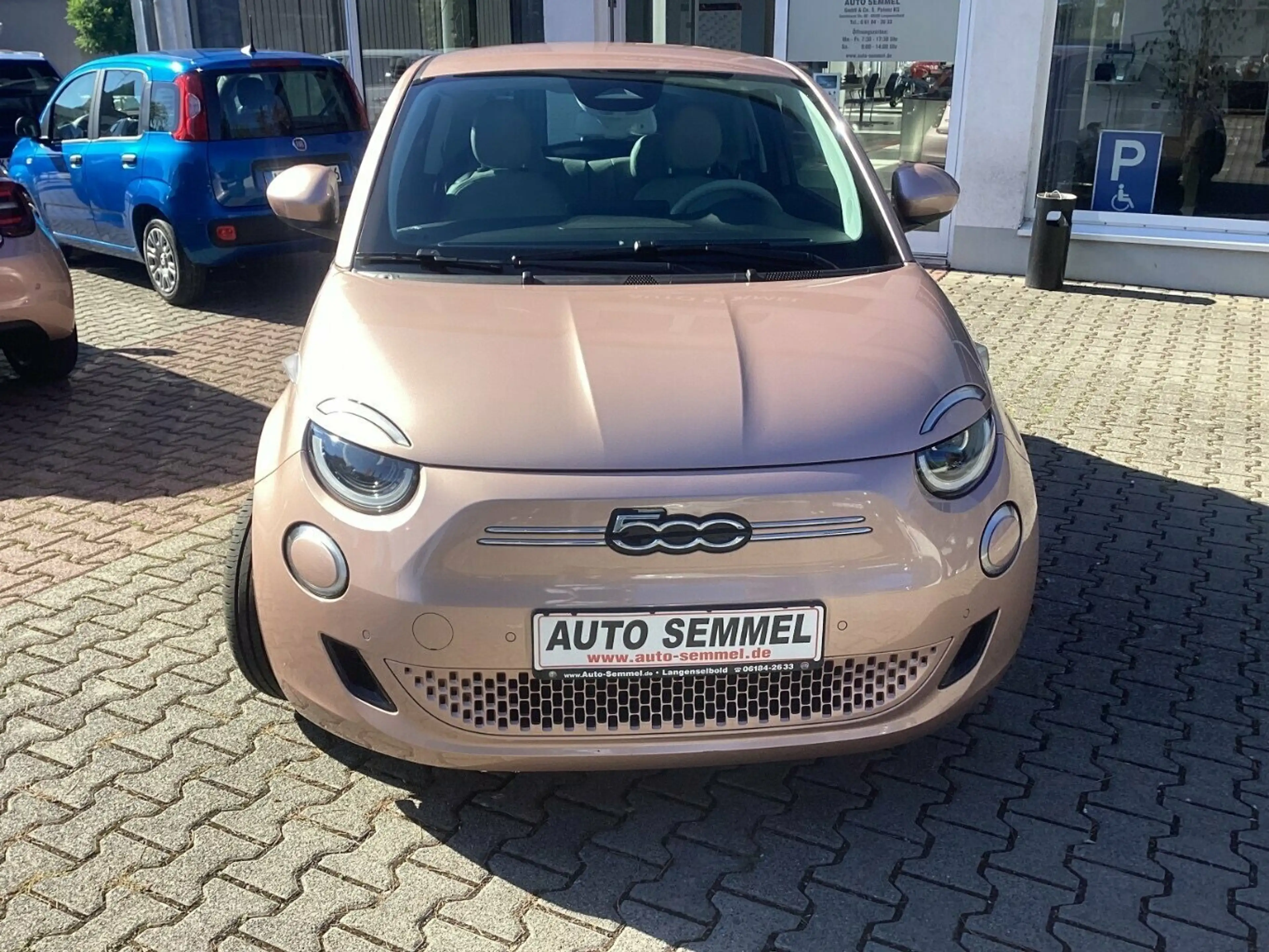 Fiat 500e 3+1 La Prima 42 kWh — photo 2