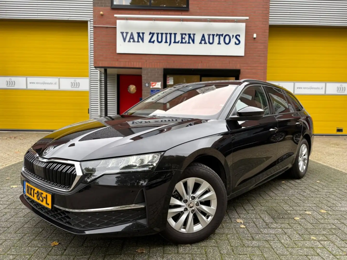Skoda Octavia Combi 1.5 TSI 150pk MY2025 Aut ACC Camera Trekhaak Zwart - 1