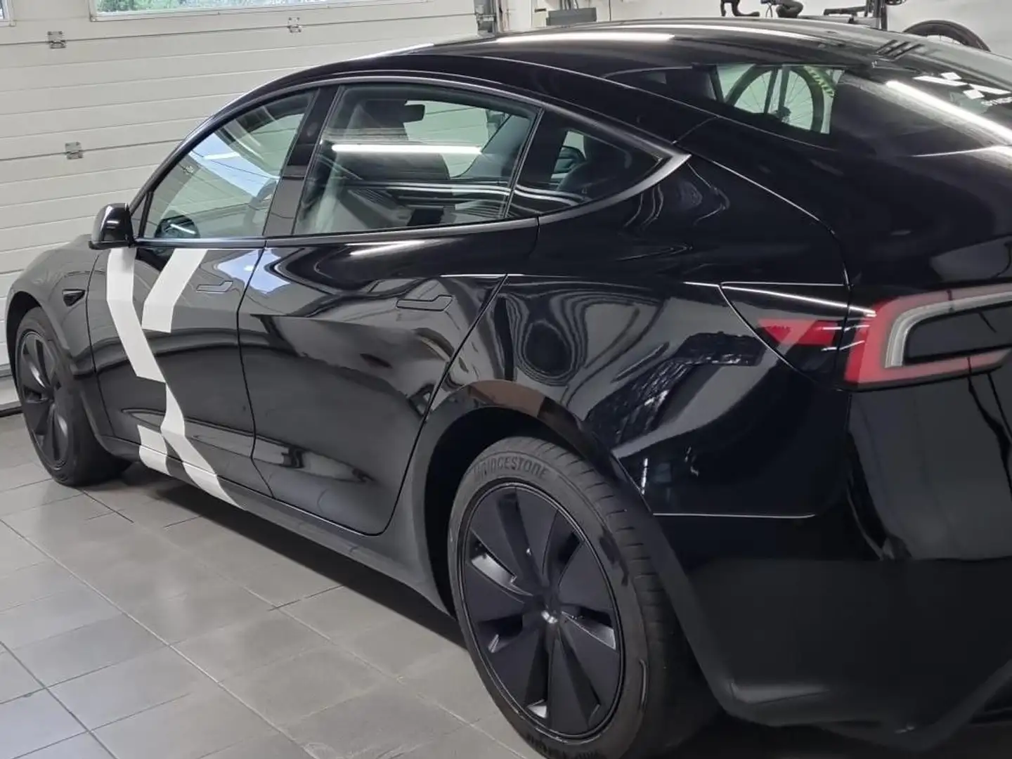 Tesla Model 3 RWD-BTW aftrekbaar Zwart - 2