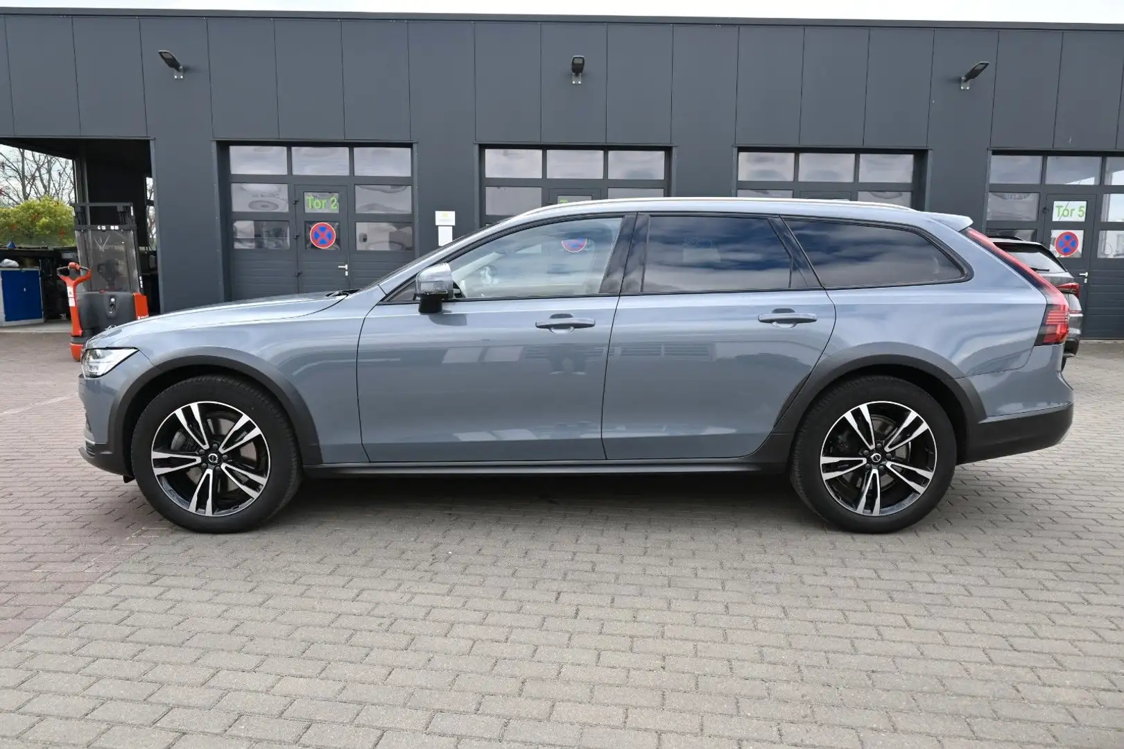 Volvo V90 Cross Country V90CC B5 D AWD Pro*HuD*STDHZG*PANO*360°*ACC Gri - 2