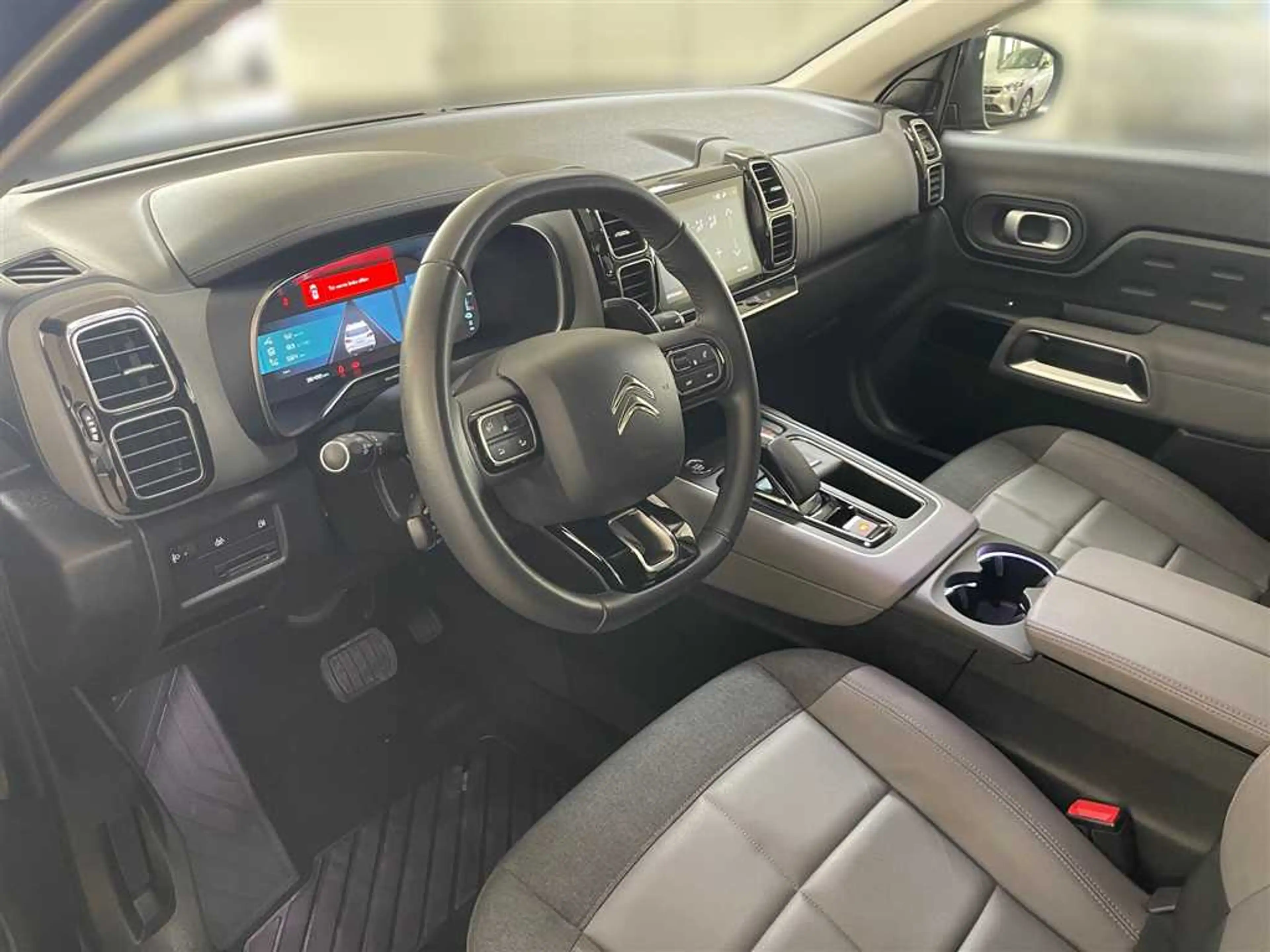 Citroen C5 Aircross — photo 10