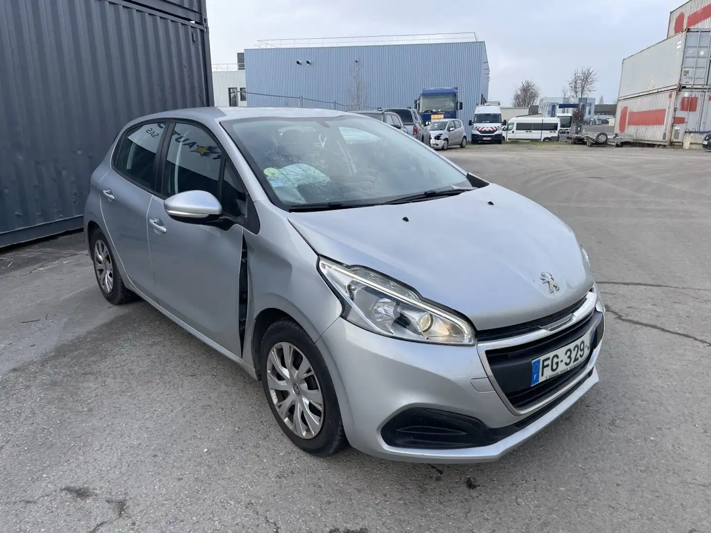 Peugeot 208 208 1.6 BLUEHDI 100 S - 2