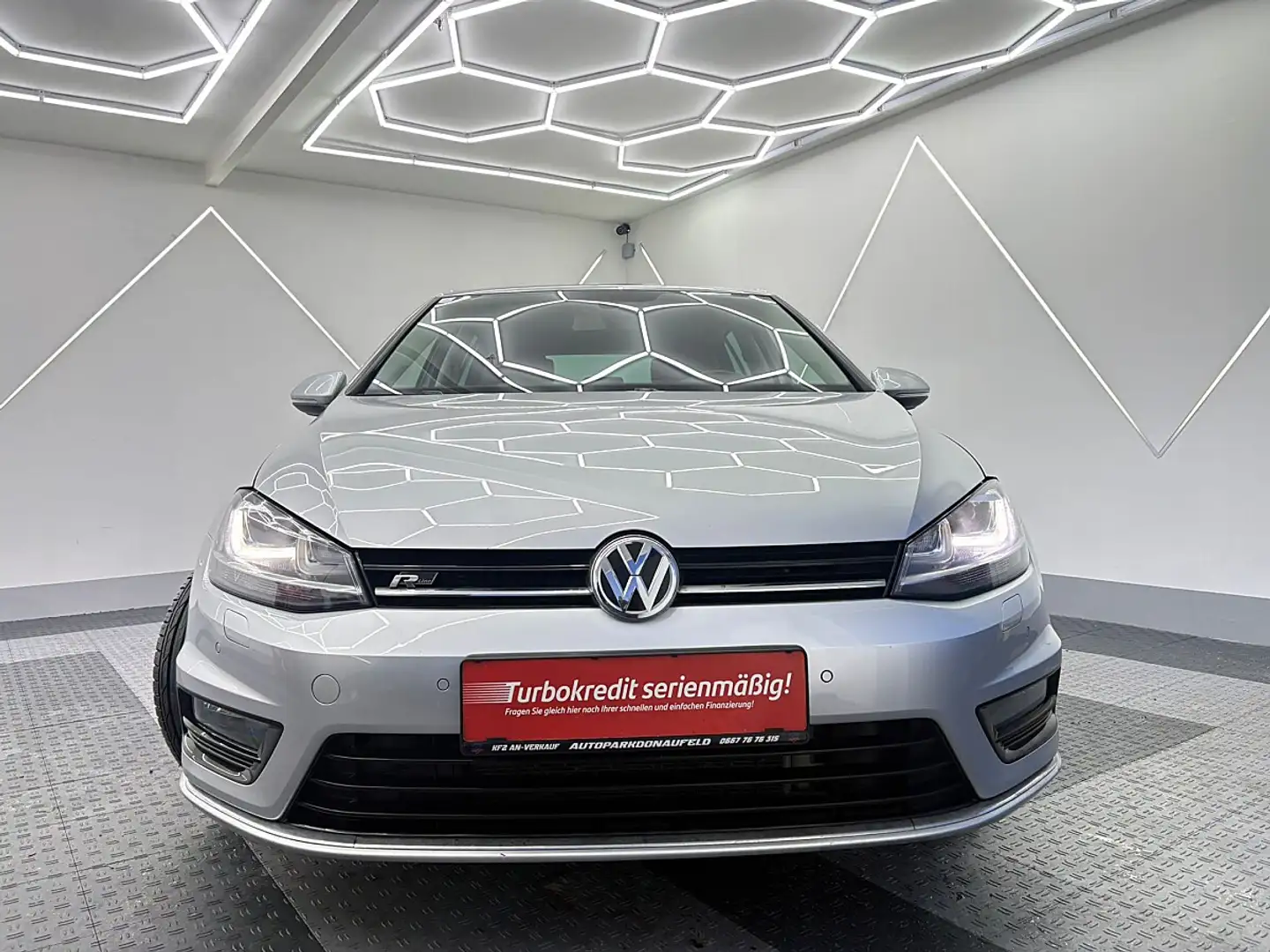 Volkswagen Golf R -line 2,0 BMT TDI/R-LOOK/WENIG KM/GEPFLEGT/ Silber - 2