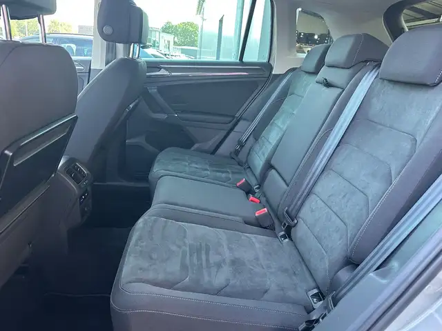 Volkswagen Tiguan view 12
