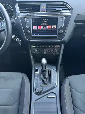 Volkswagen Tiguan view 14