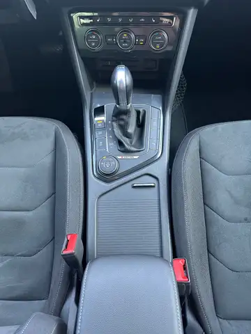 Volkswagen Tiguan view 15