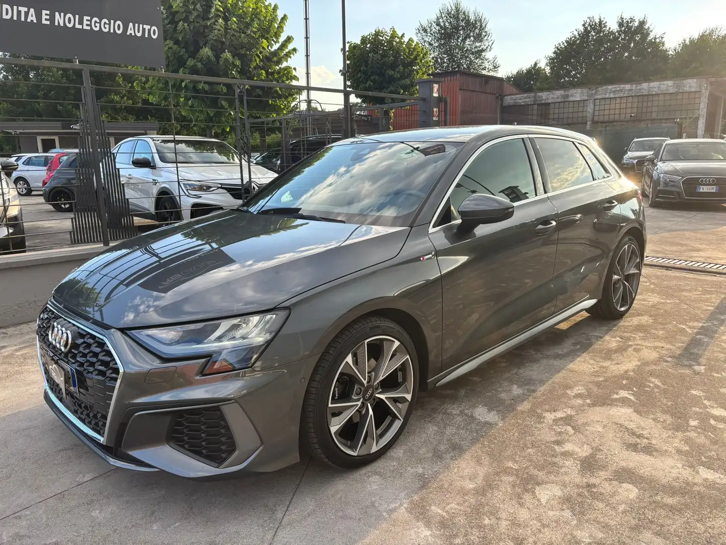 Audi A3 A3 2021 Sback 30 2.0 tdi S line edition s-tronic Grijs - 1