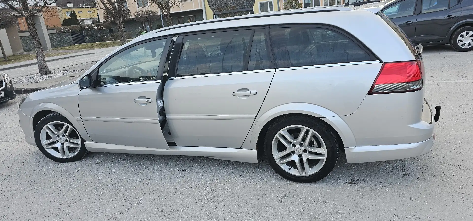 Opel Vectra 1.9 CDTI Caravan Edition OPC-LINE - 1