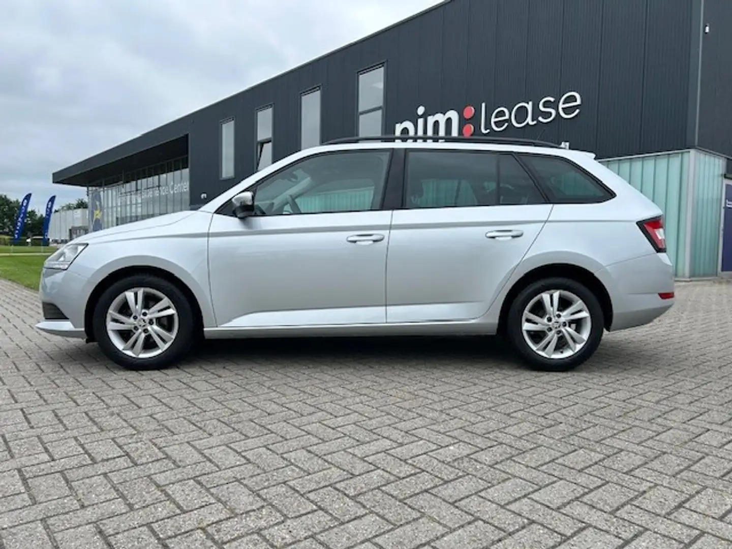 Skoda Fabia Combi 1.0 TSI Ambition Grijs - 2