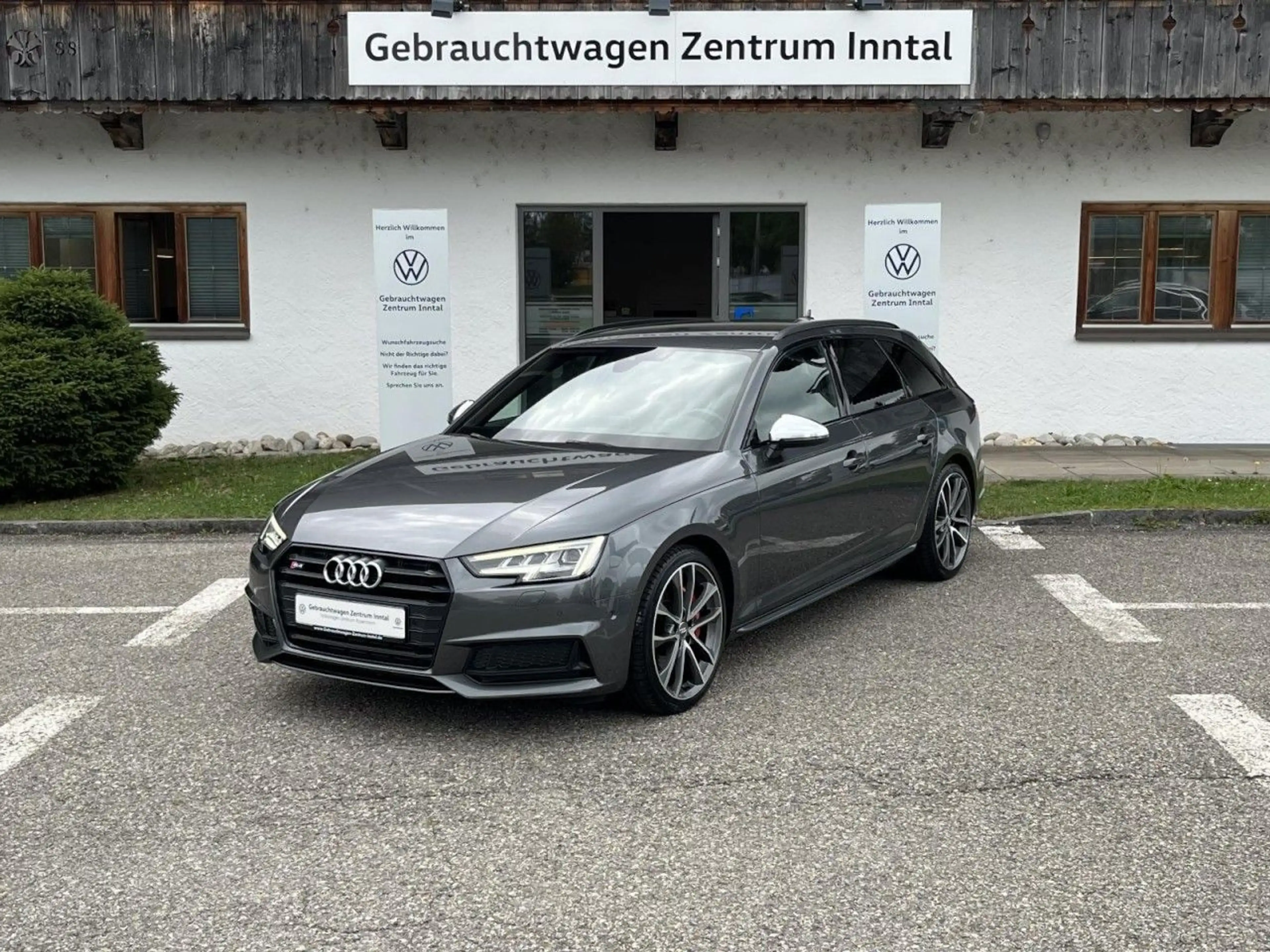 Audi S4 Avant 3,0 TFSI quattro (Matrix-LED+AHK+Standh.) — photo 2