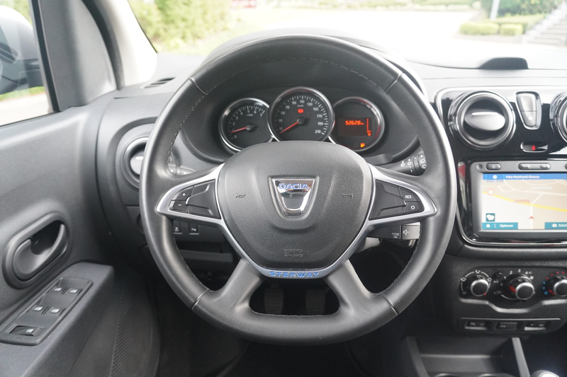Dacia Lodgy Stepway 1.6 SCe Klima Navi SHZ PDC 7-Sitzer — photo 13