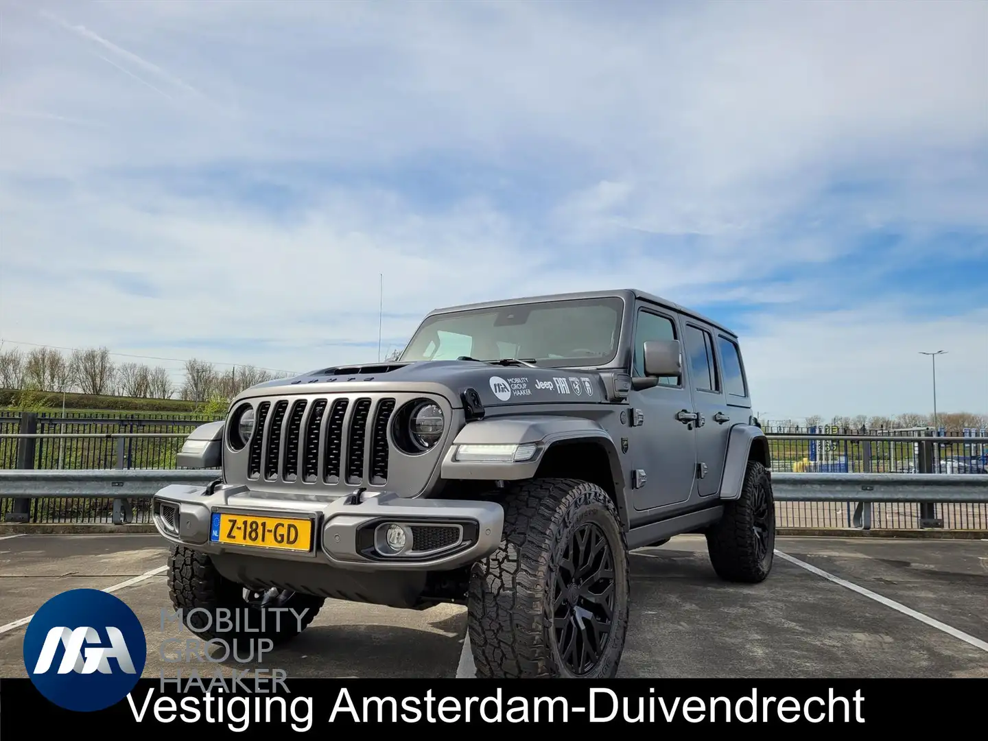 Jeep Wrangler BRUTE Sahara 4xe 380 / Lift kit / 20" / Verw stoel Gris - 1