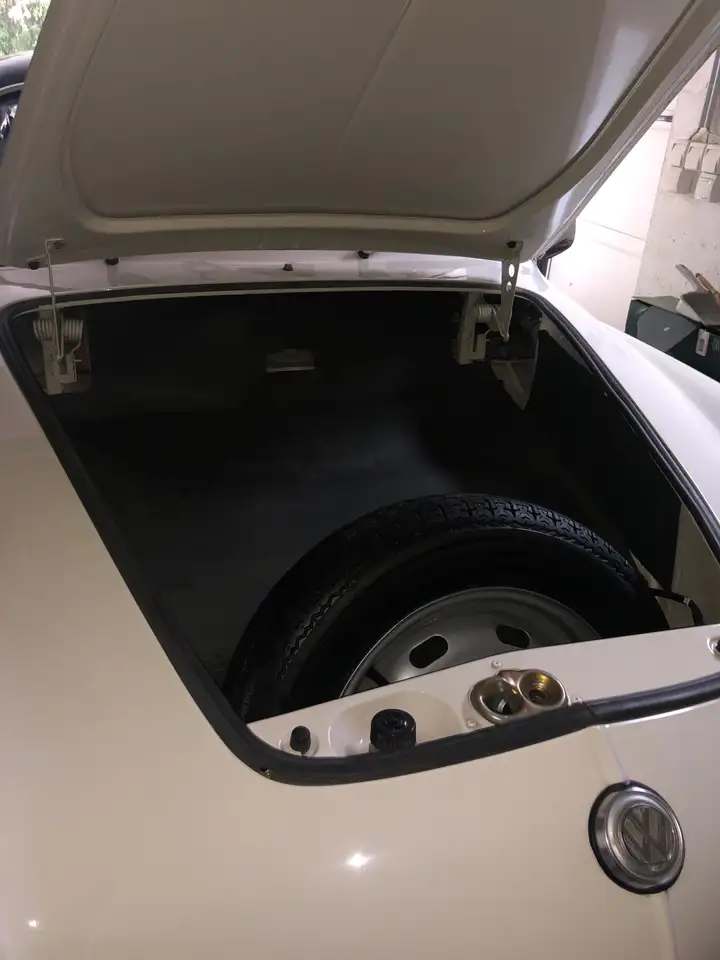 Volkswagen Karmann Ghia Coupe Automatik, foto 7