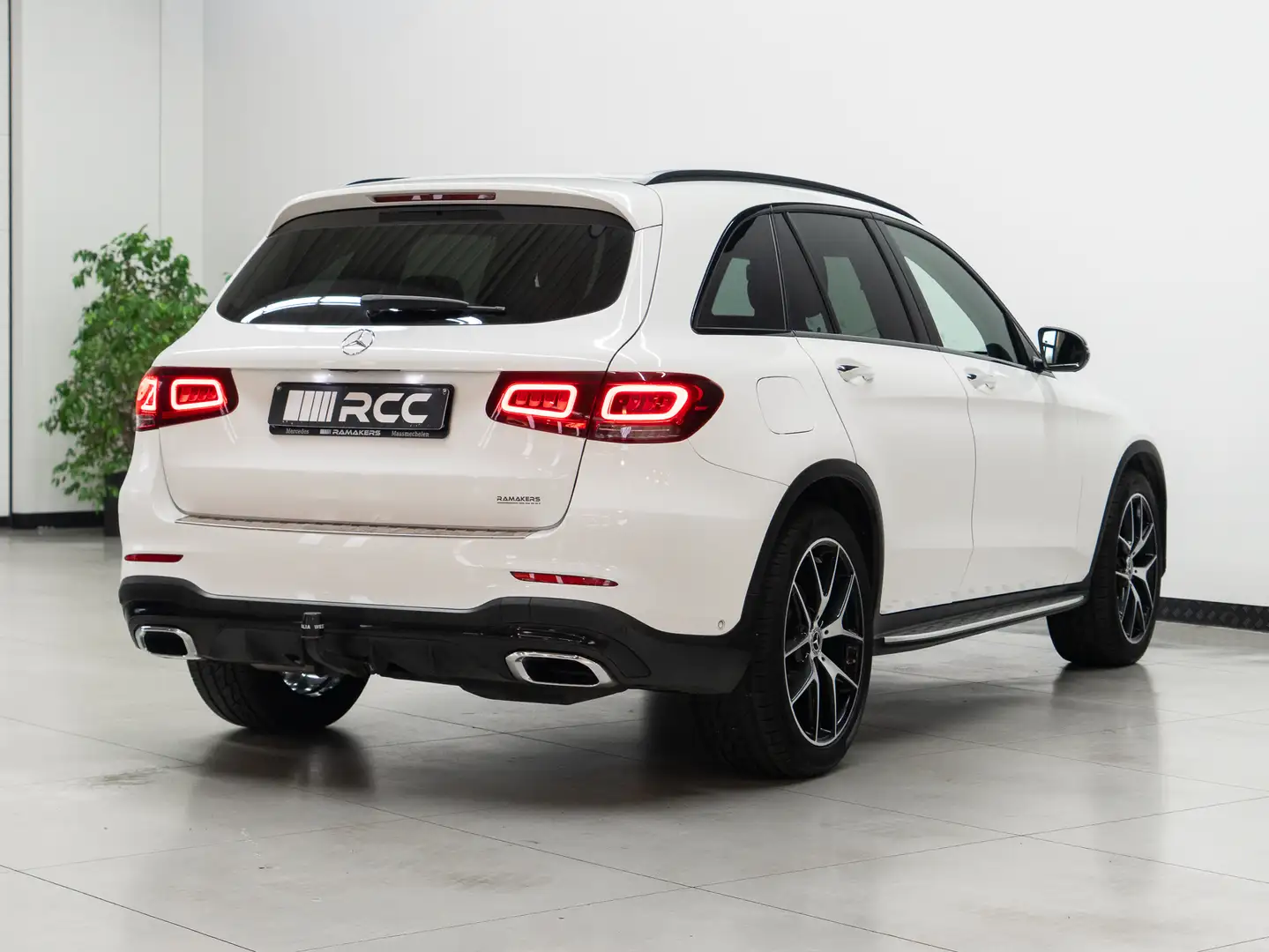 Mercedes-Benz GLC 220 d 4M AMG Night 20" PANORAMA Massage Leder 360°cam White - 2