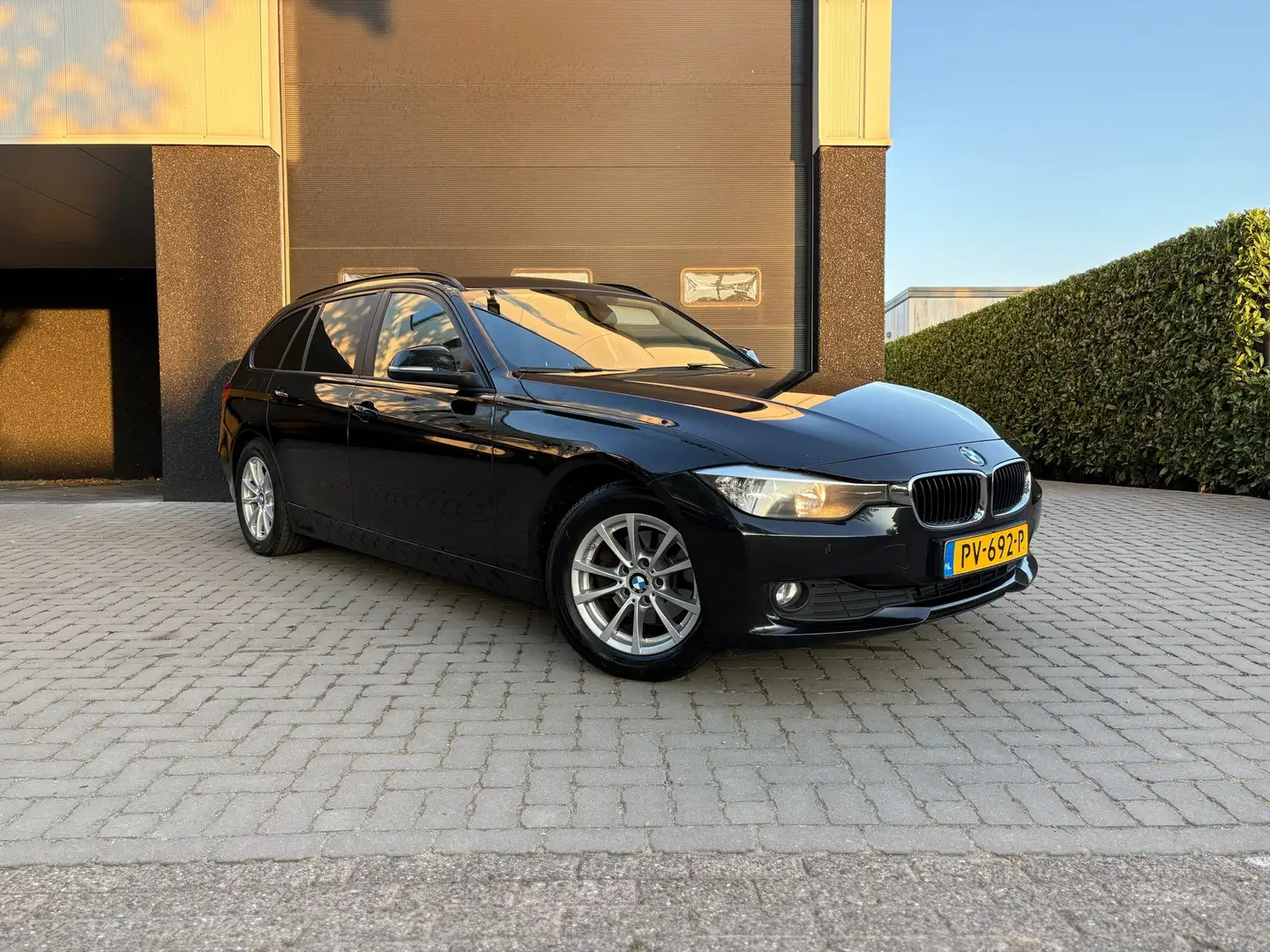 BMW 316 3-serie Touring 316d High Executive - Zeer netjes Zwart - 1