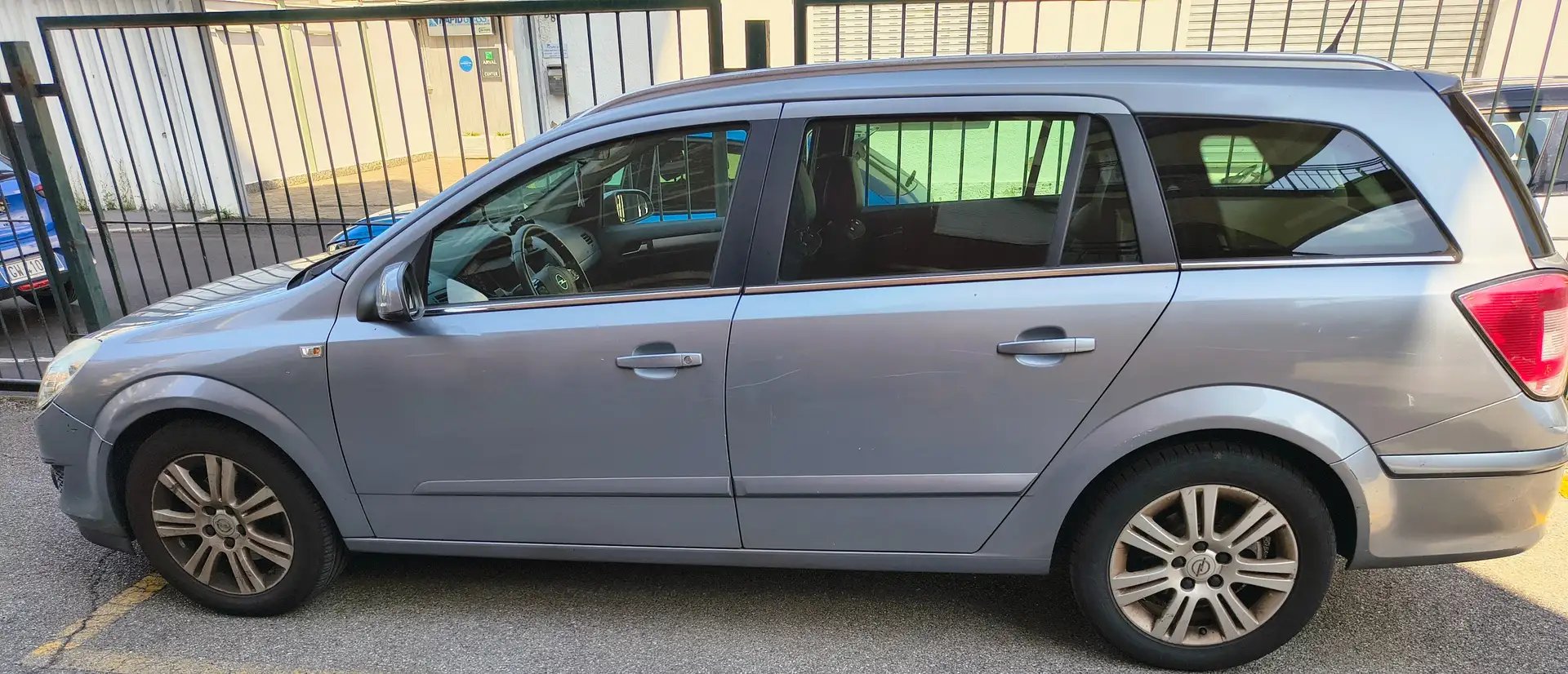 Opel Astra Astra III 2004 SW SW 1.6 Enjoy 115cv Grigio - 1