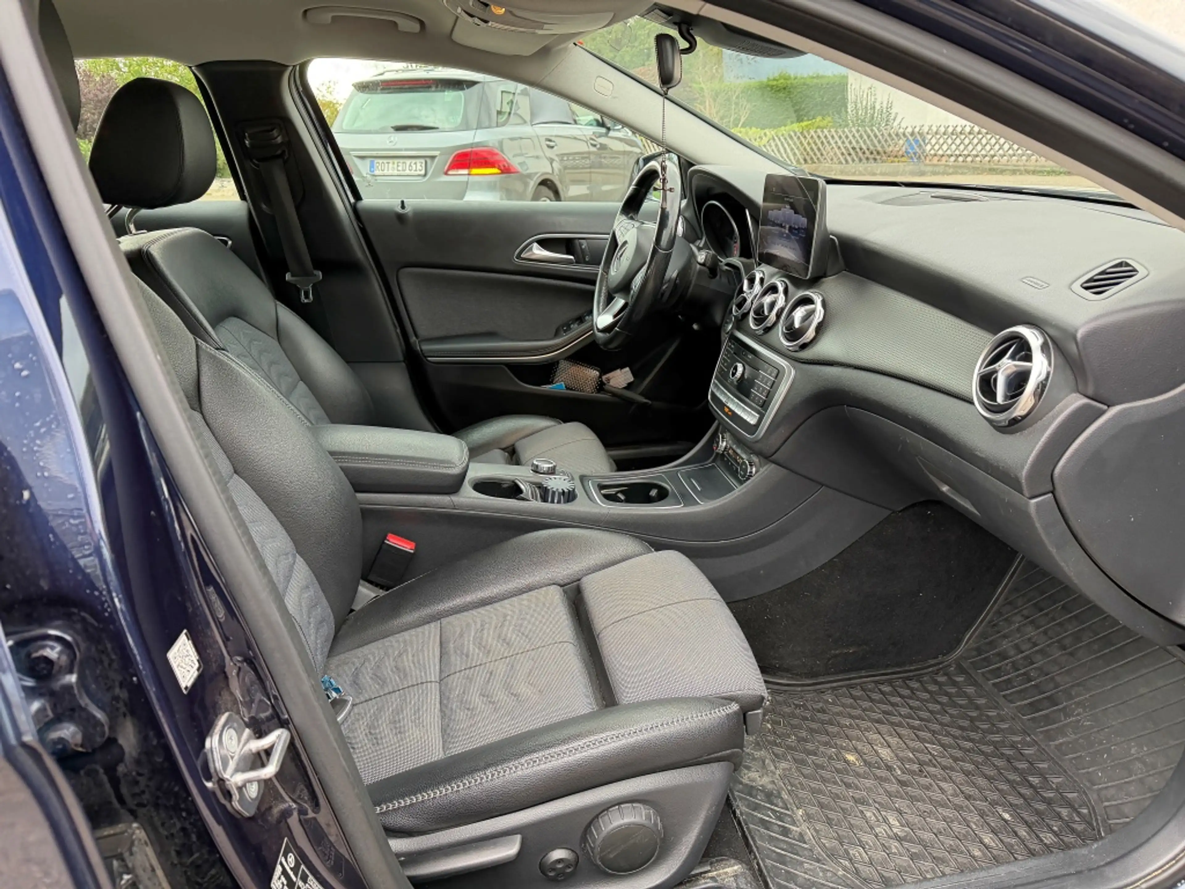 Mercedes-Benz GLA 220 d Style 4M ACC AHK AUT Facelift Kam. LM — photo 5